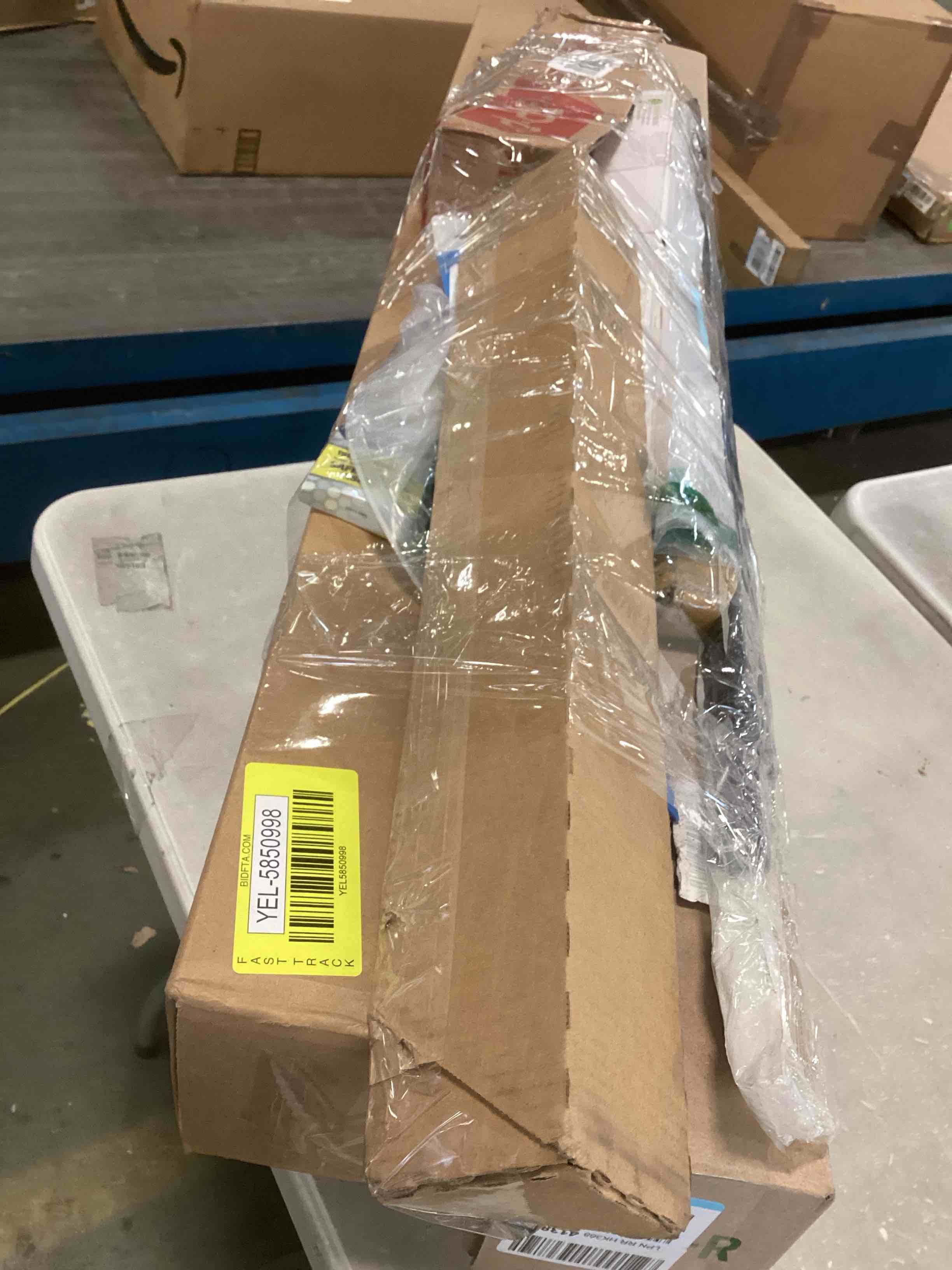 Assorted miscellaneous items for maintenance home and accessories for cars 