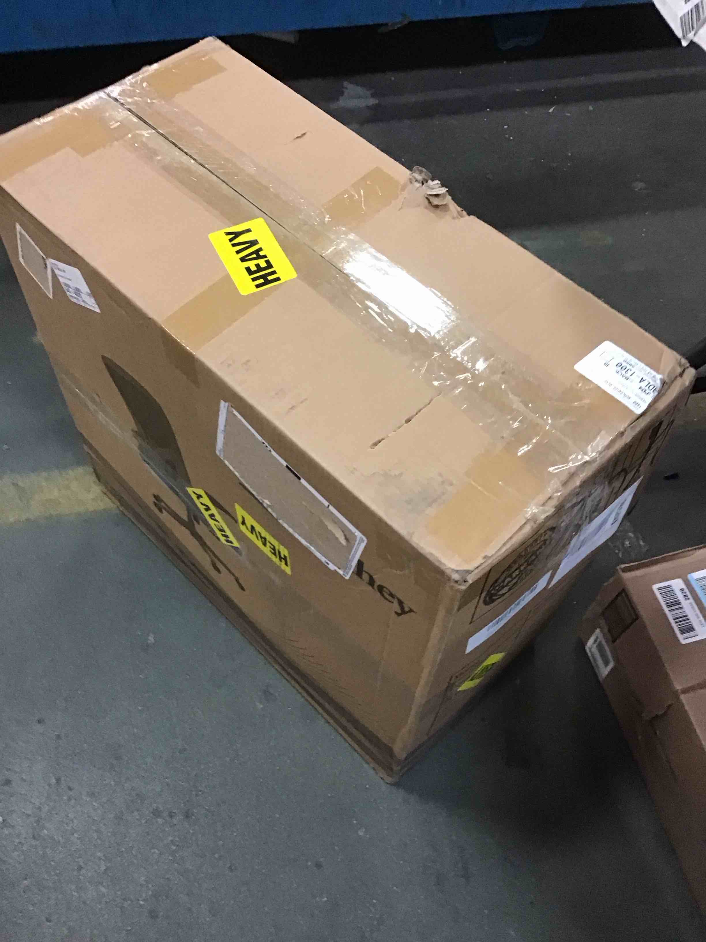 https://s3.amazonaws.com/lotting-images-prod/bidfta/YEL5851822_1704743806290.jpeg