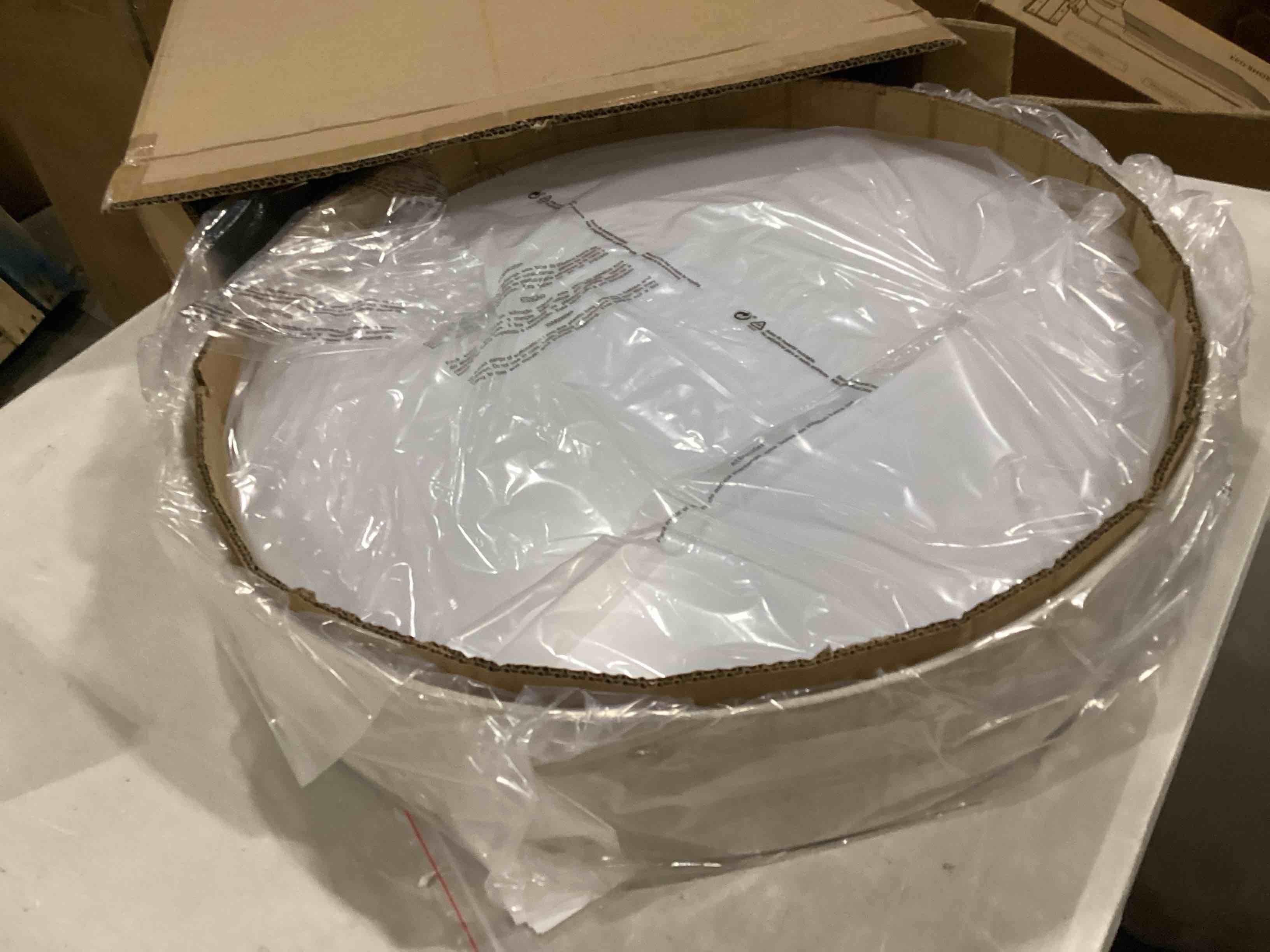 https://s3.amazonaws.com/lotting-images-prod/bidfta/YEL5852048_1725627213612.jpeg