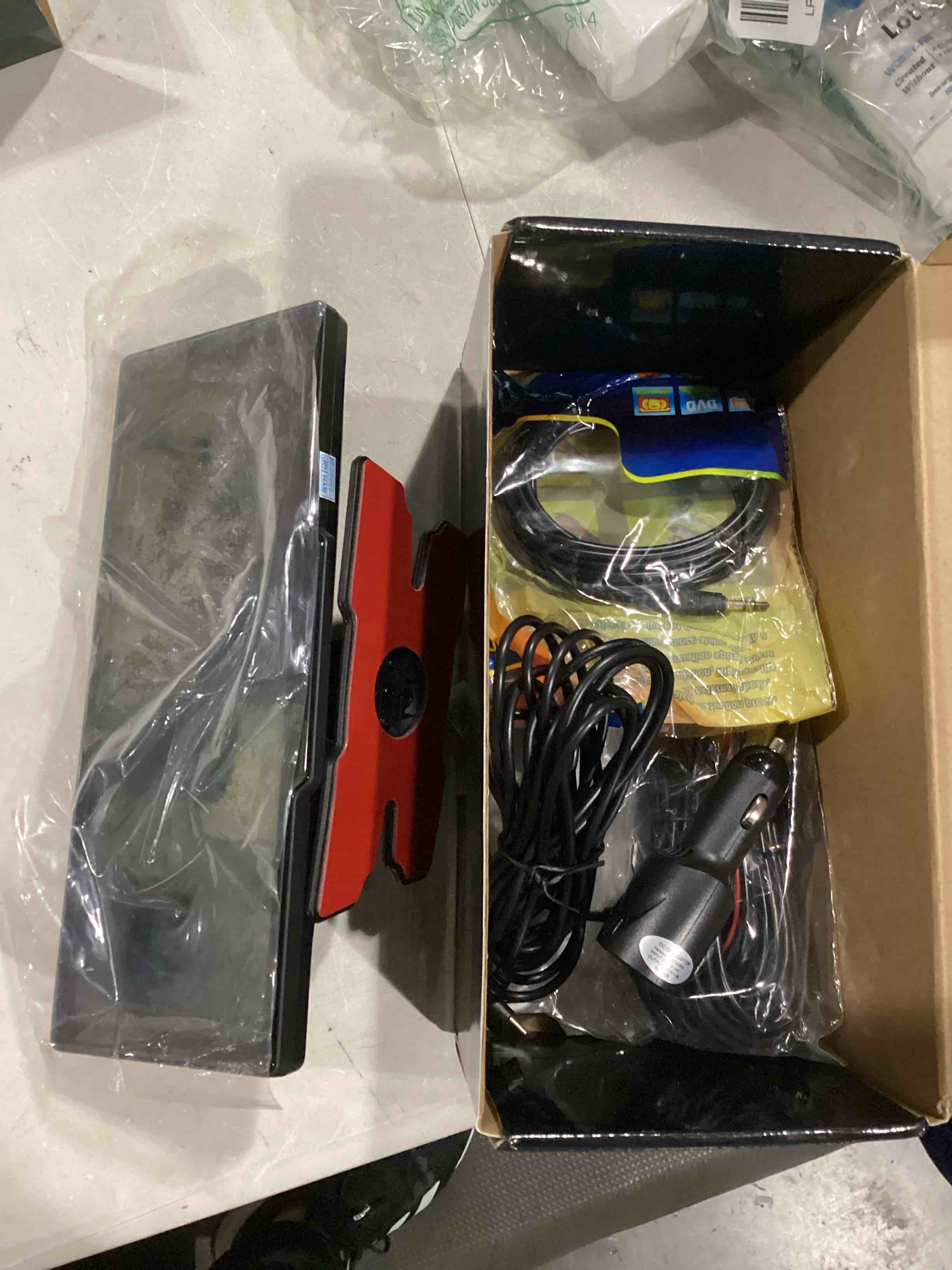https://s3.amazonaws.com/lotting-images-prod/bidfta/YEL5852340_1725908402824.jpeg