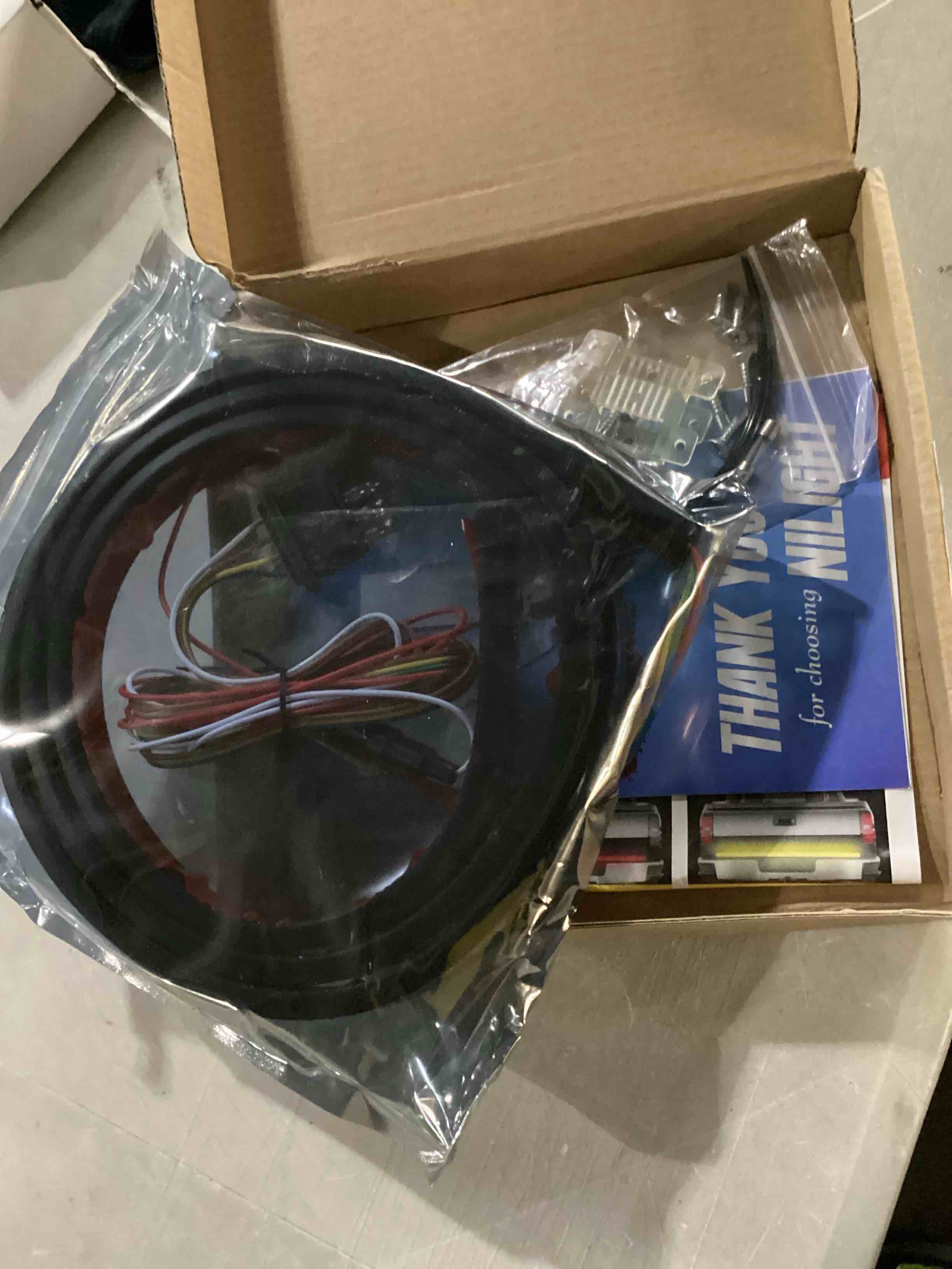 https://s3.amazonaws.com/lotting-images-prod/bidfta/YEL5852716_1726167304150.jpeg