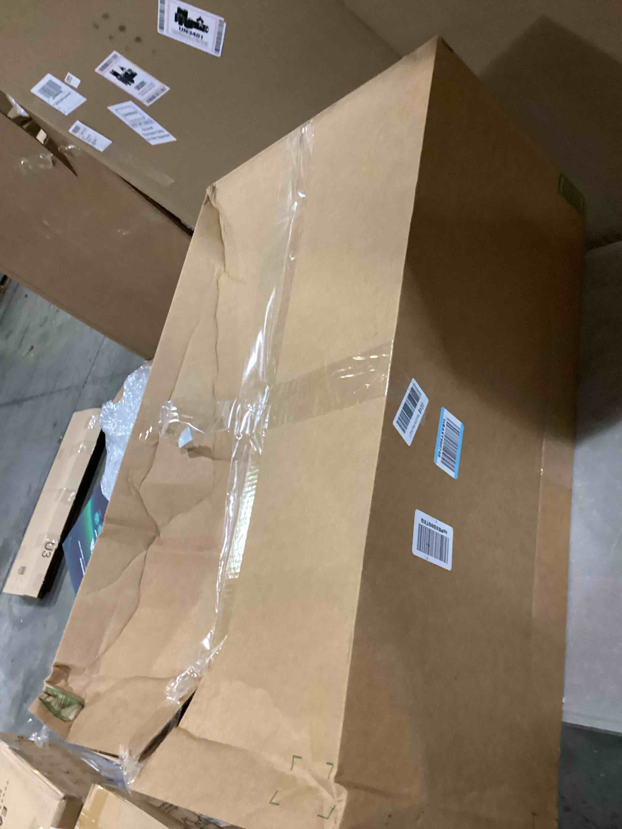 https://s3.amazonaws.com/lotting-images-prod/bidfta/YEL5853786_1726494626009.jpeg