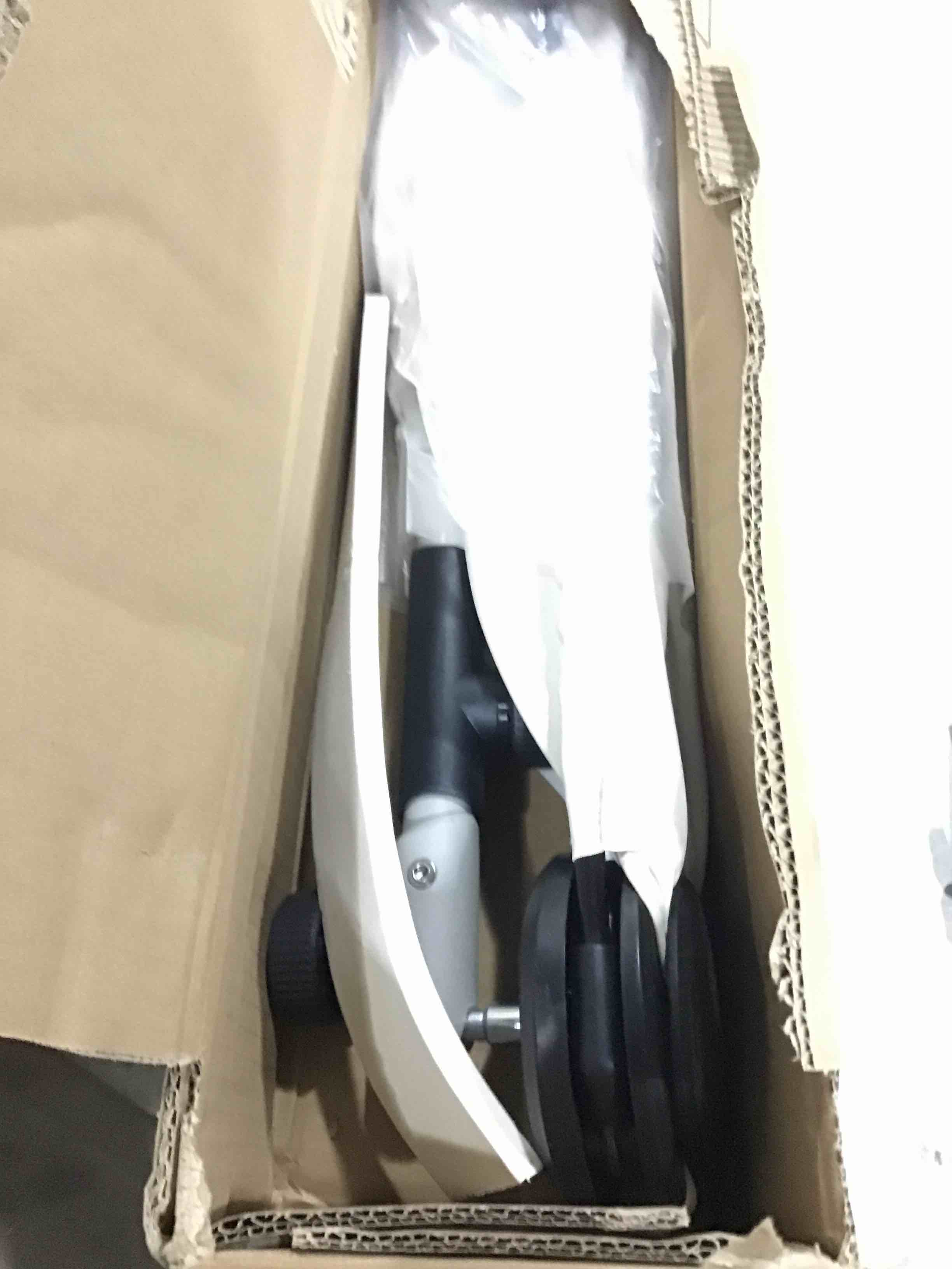 https://s3.amazonaws.com/lotting-images-prod/bidfta/YEL5855389_1726499839561.jpeg