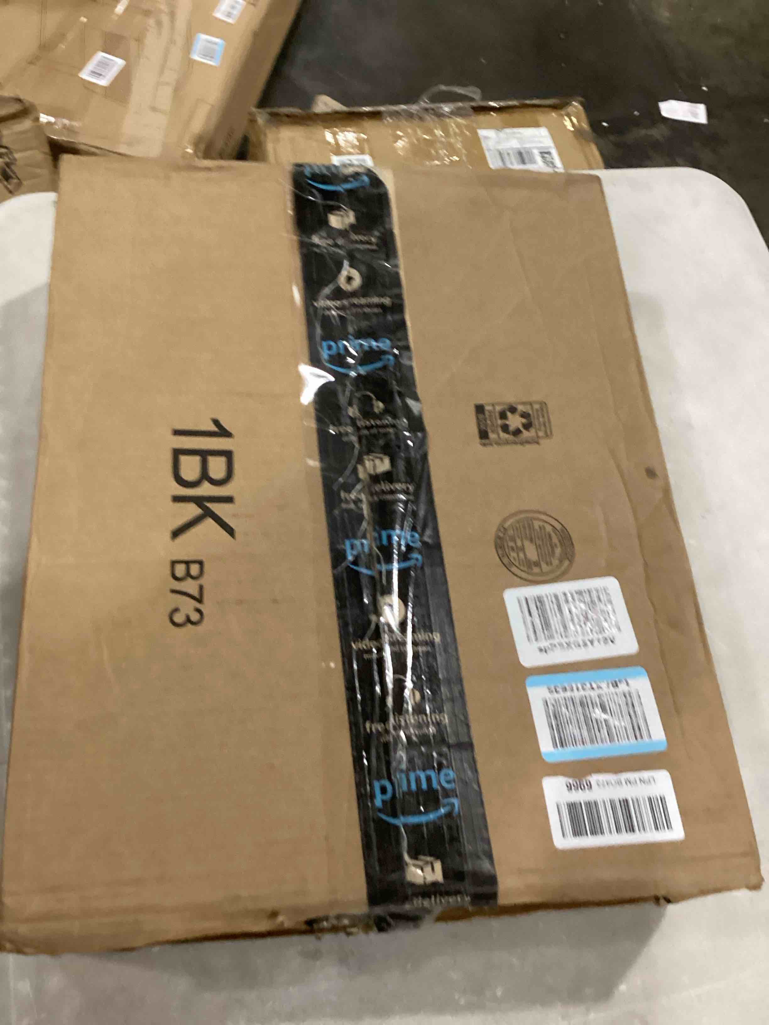 https://s3.amazonaws.com/lotting-images-prod/bidfta/YEL5855749_1726753915765.jpeg