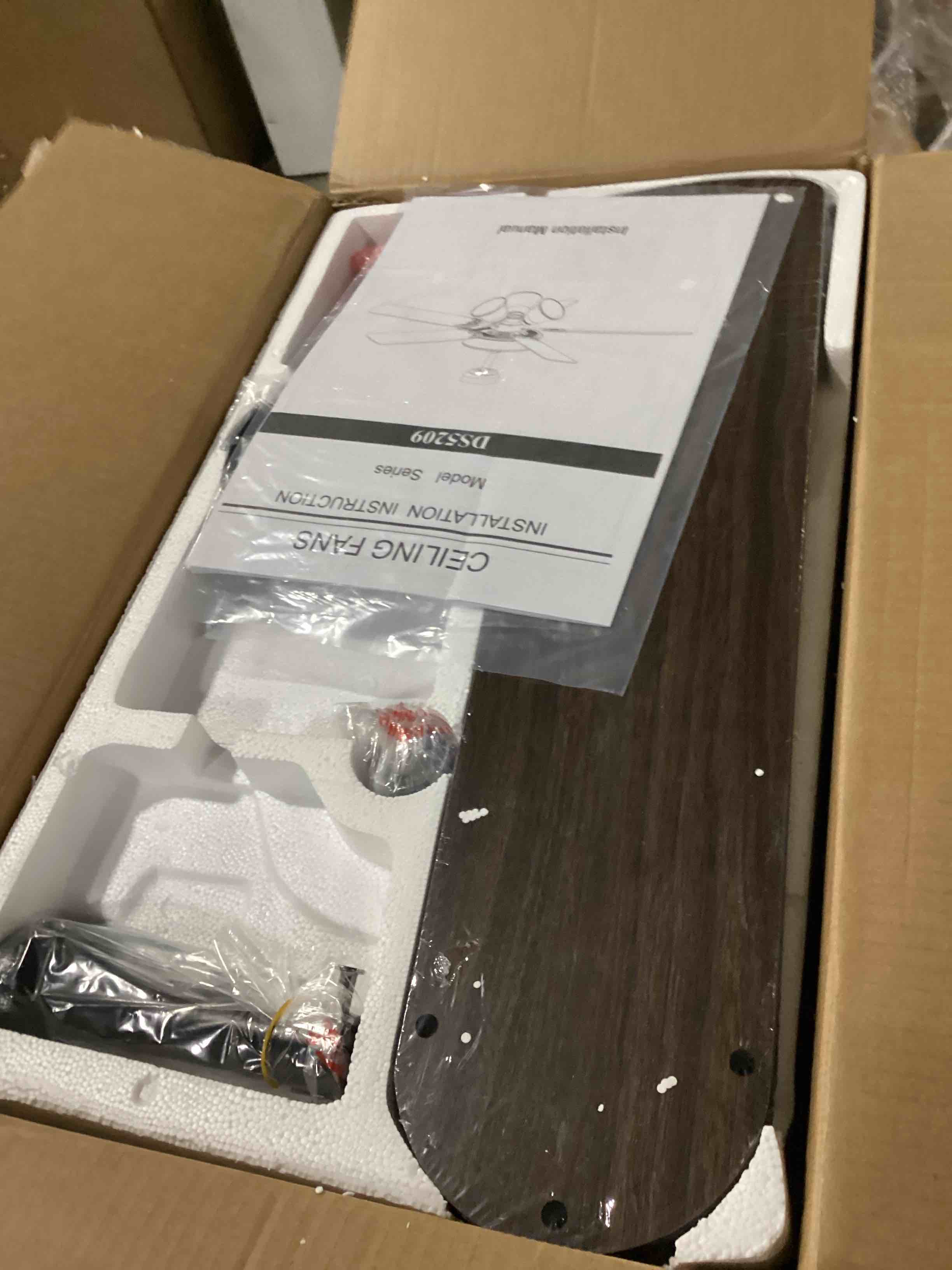 https://s3.amazonaws.com/lotting-images-prod/bidfta/YEL5856975_1727966915422.jpeg