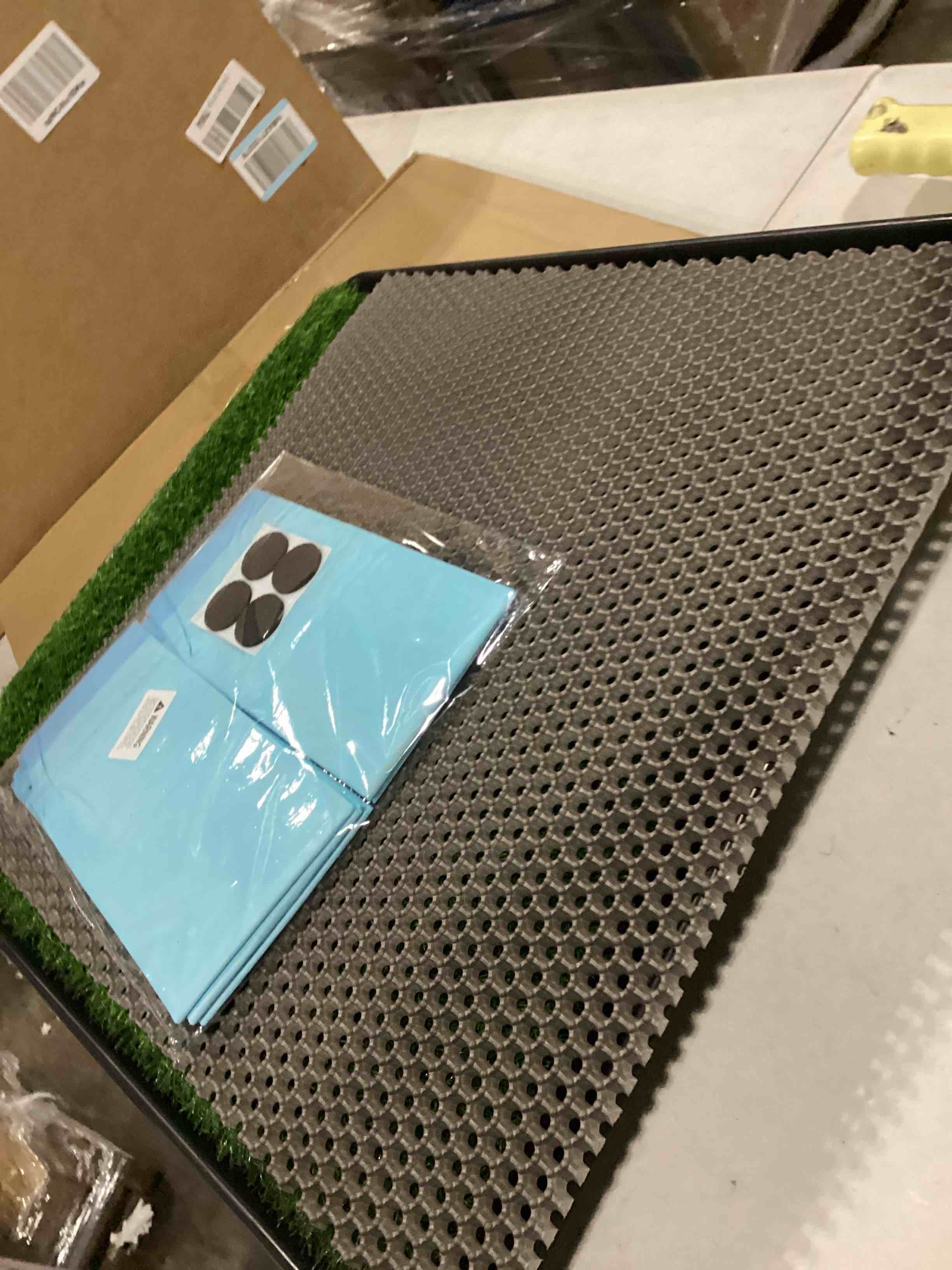 https://s3.amazonaws.com/lotting-images-prod/bidfta/YEL5857985_1721235400949.jpeg
