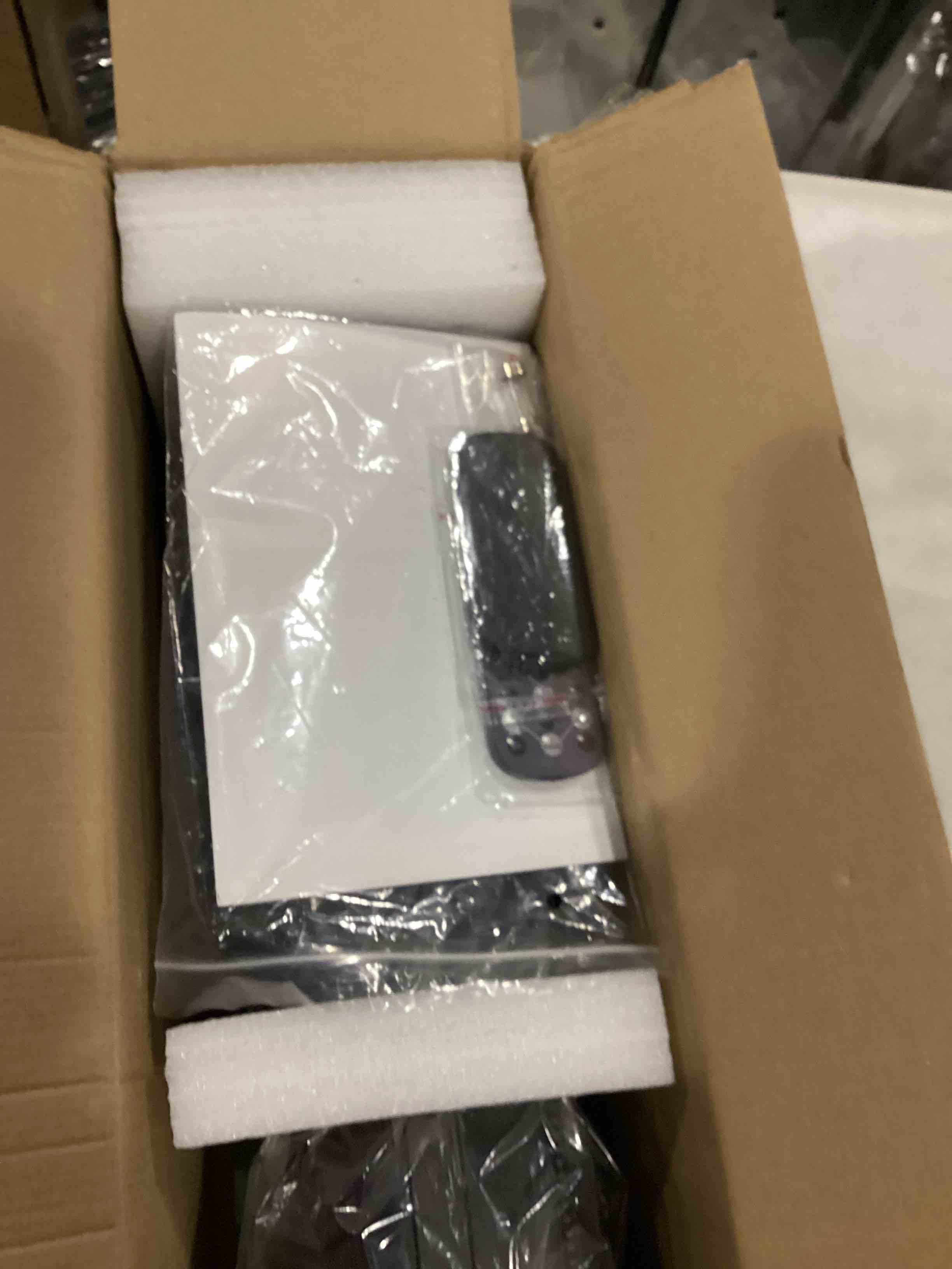 https://s3.amazonaws.com/lotting-images-prod/bidfta/YEL5858093_1721310189428.jpeg