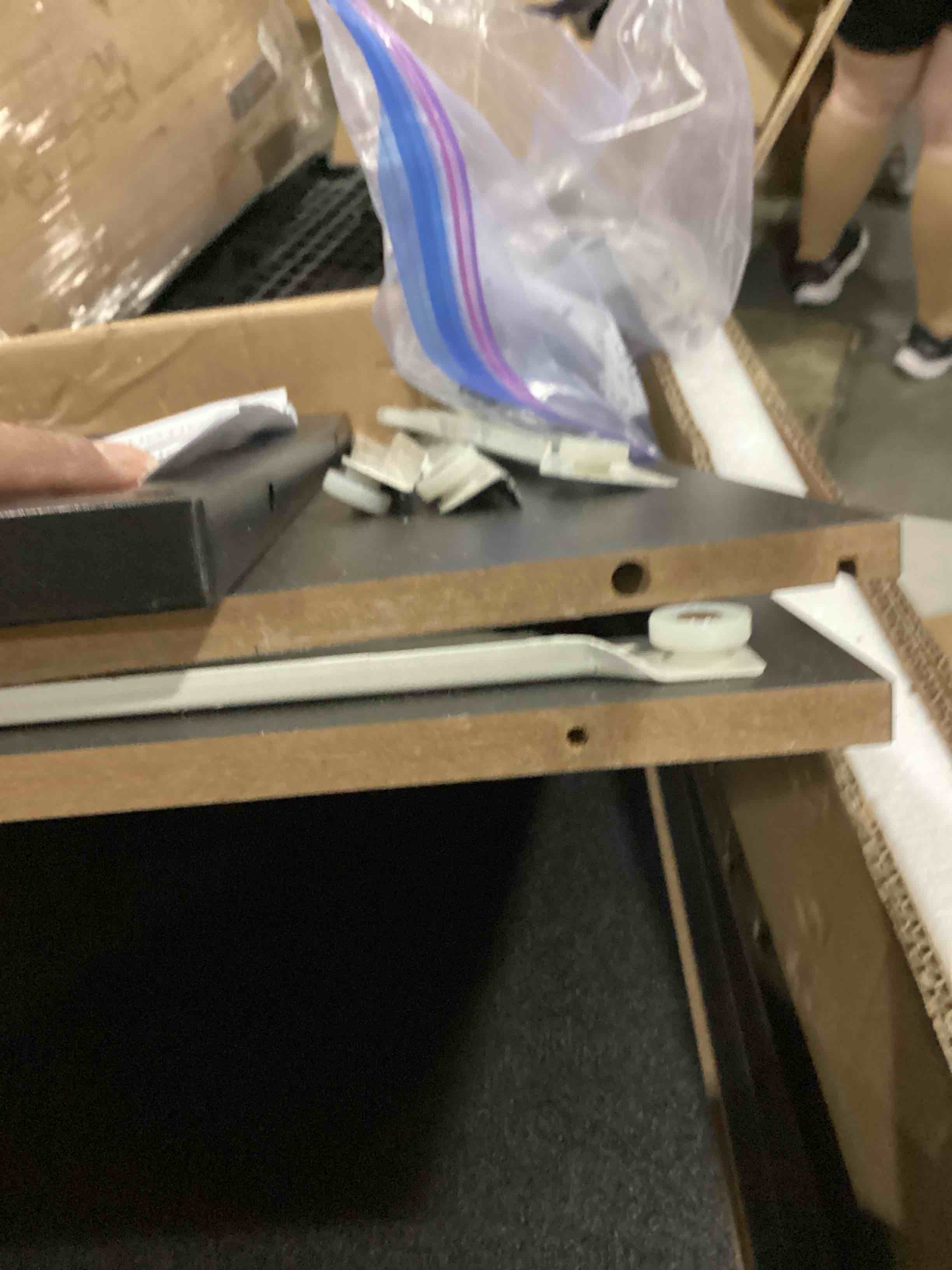 https://s3.amazonaws.com/lotting-images-prod/bidfta/YEL5858428_1721749077701.jpeg