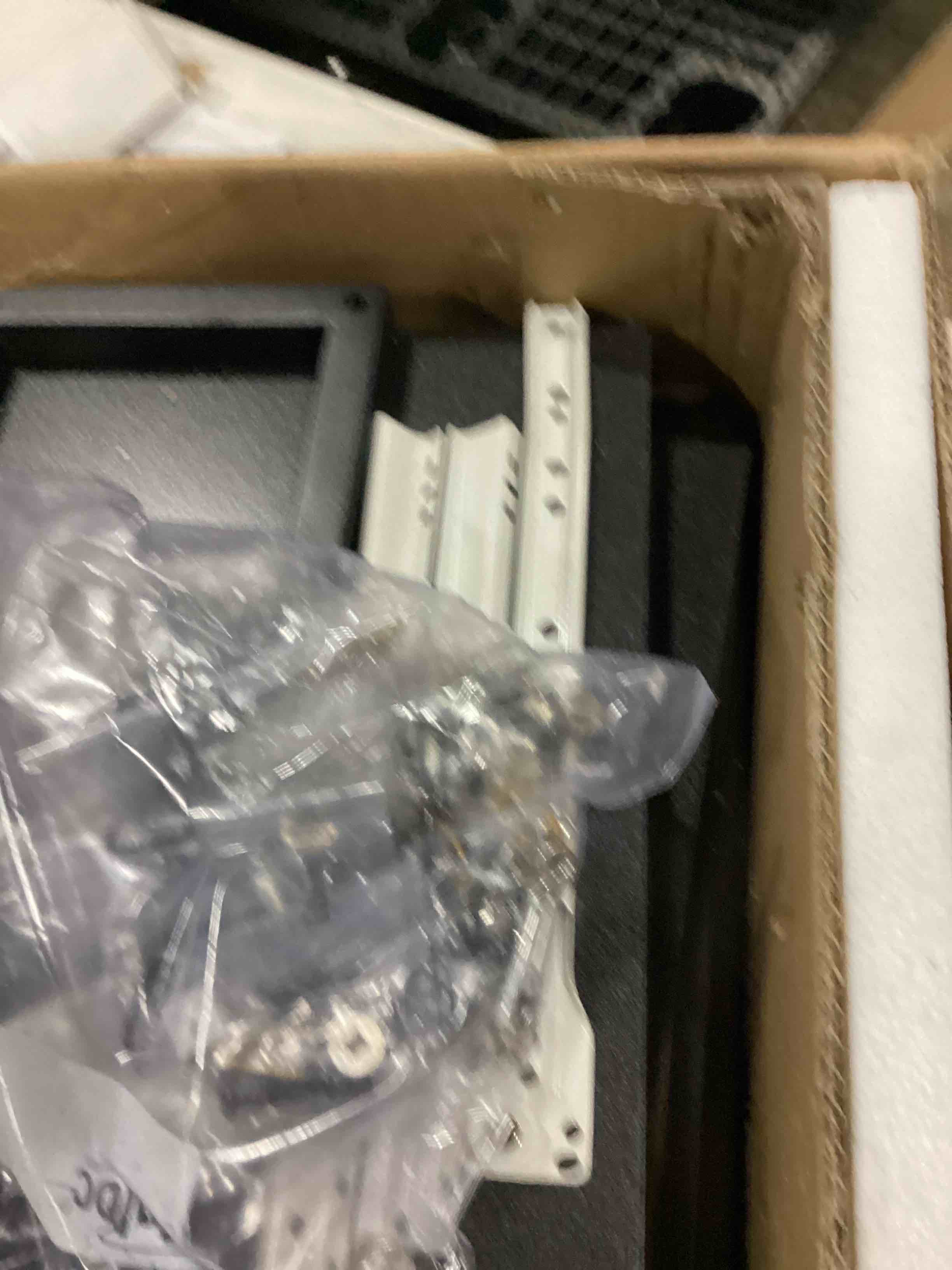 https://s3.amazonaws.com/lotting-images-prod/bidfta/YEL5858428_1721749097581.jpeg