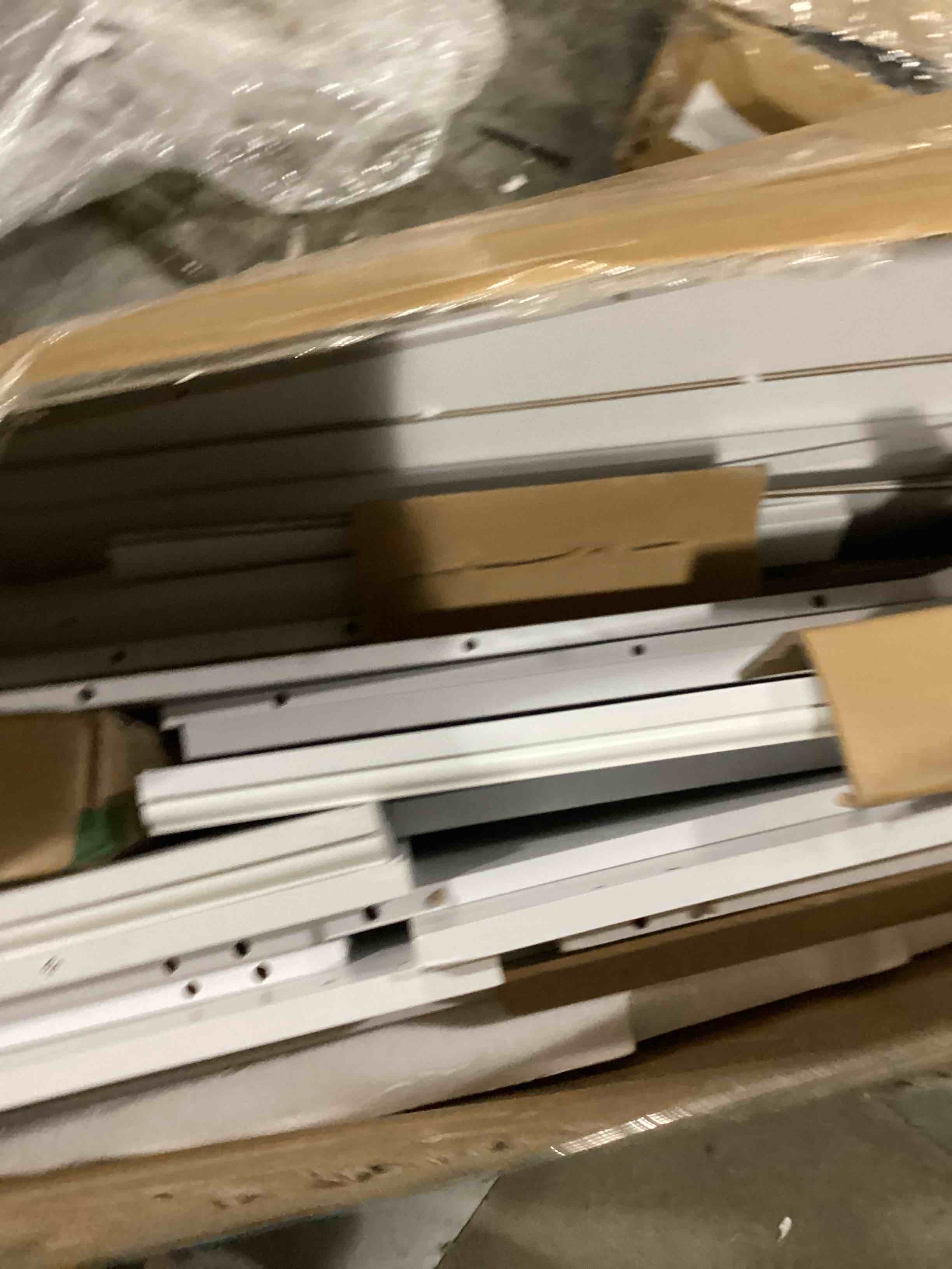 https://s3.amazonaws.com/lotting-images-prod/bidfta/YEL5858435_1721754108000.jpeg