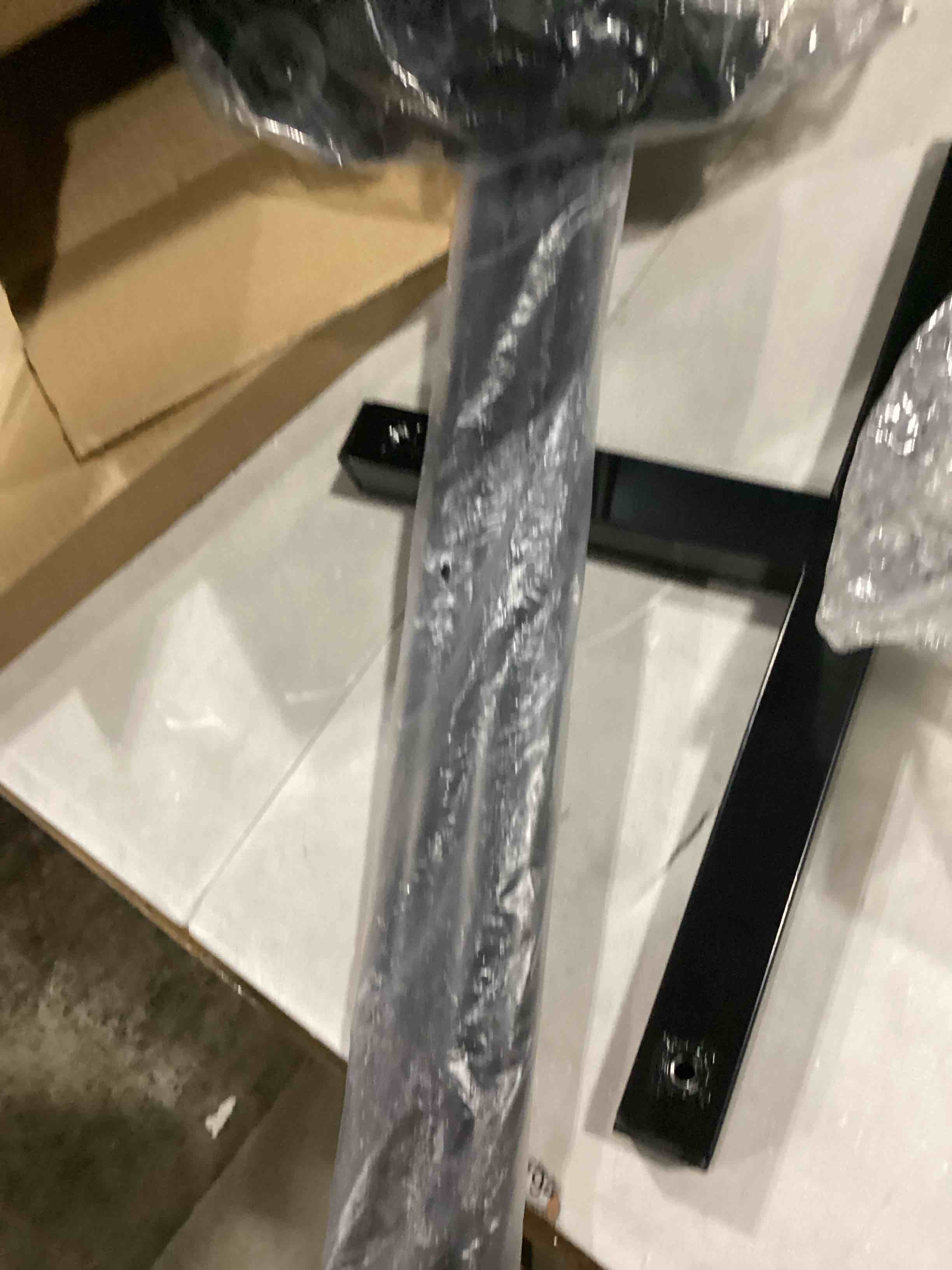https://s3.amazonaws.com/lotting-images-prod/bidfta/YEL5858641_1721994241358.jpeg