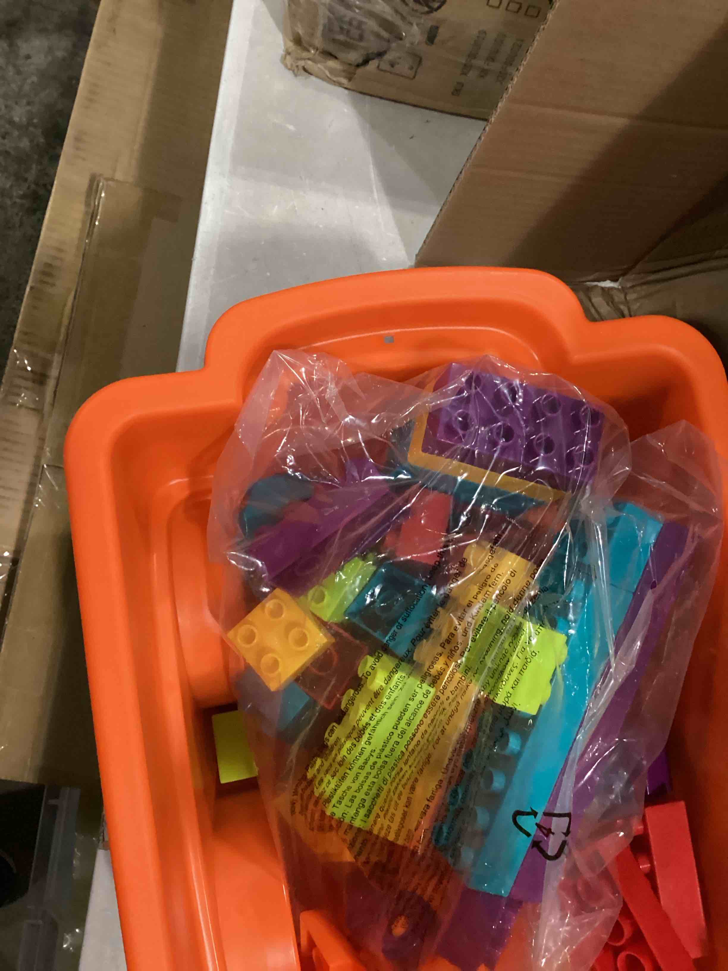 https://s3.amazonaws.com/lotting-images-prod/bidfta/YEL5858705_1722011730861.jpeg