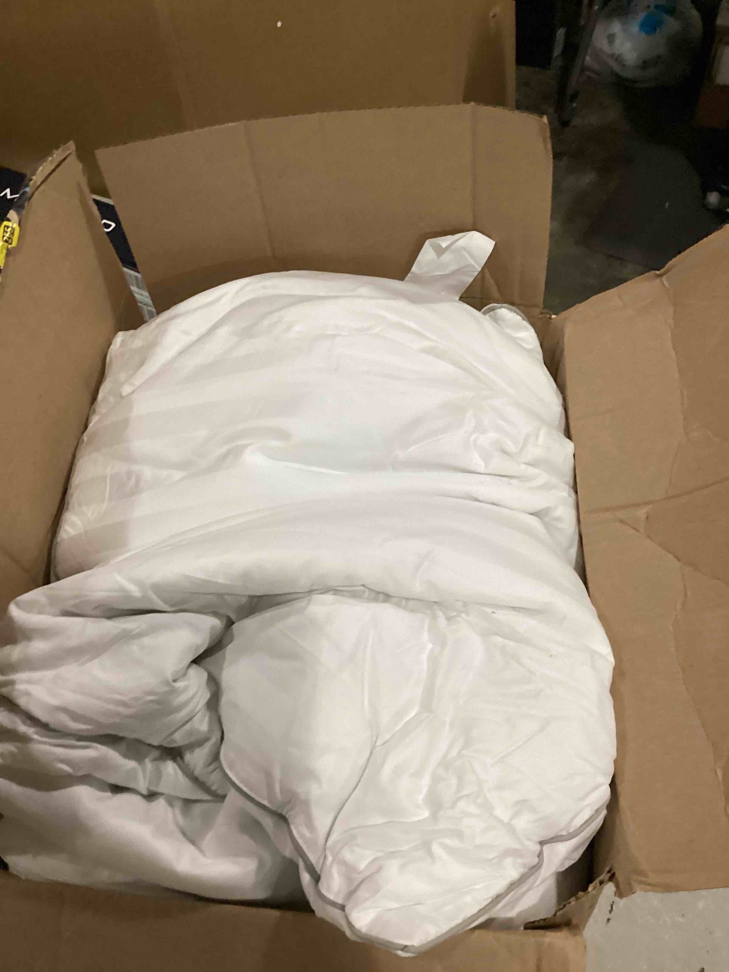 https://s3.amazonaws.com/lotting-images-prod/bidfta/YEL5859122_1723656469094.jpeg