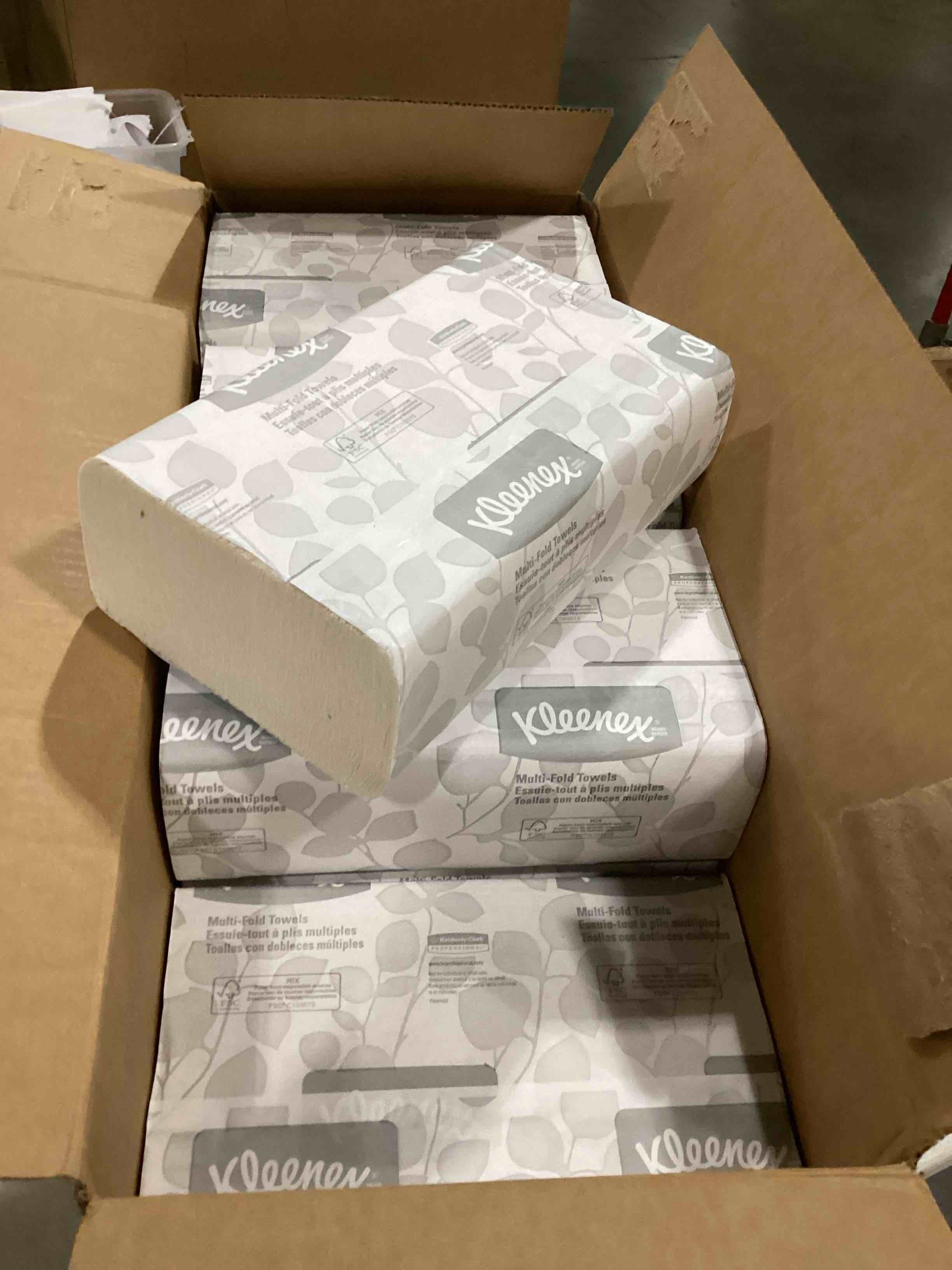 https://s3.amazonaws.com/lotting-images-prod/bidfta/YEL5859933_1720444078903.jpeg