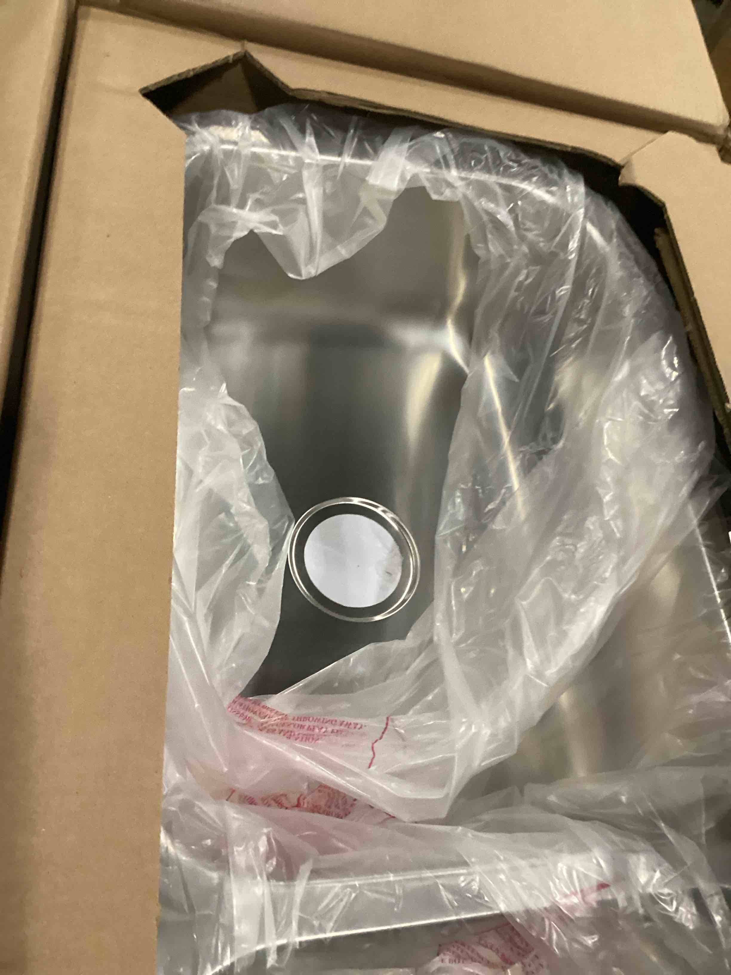 https://s3.amazonaws.com/lotting-images-prod/bidfta/YEL5860213_1720624865592.jpeg