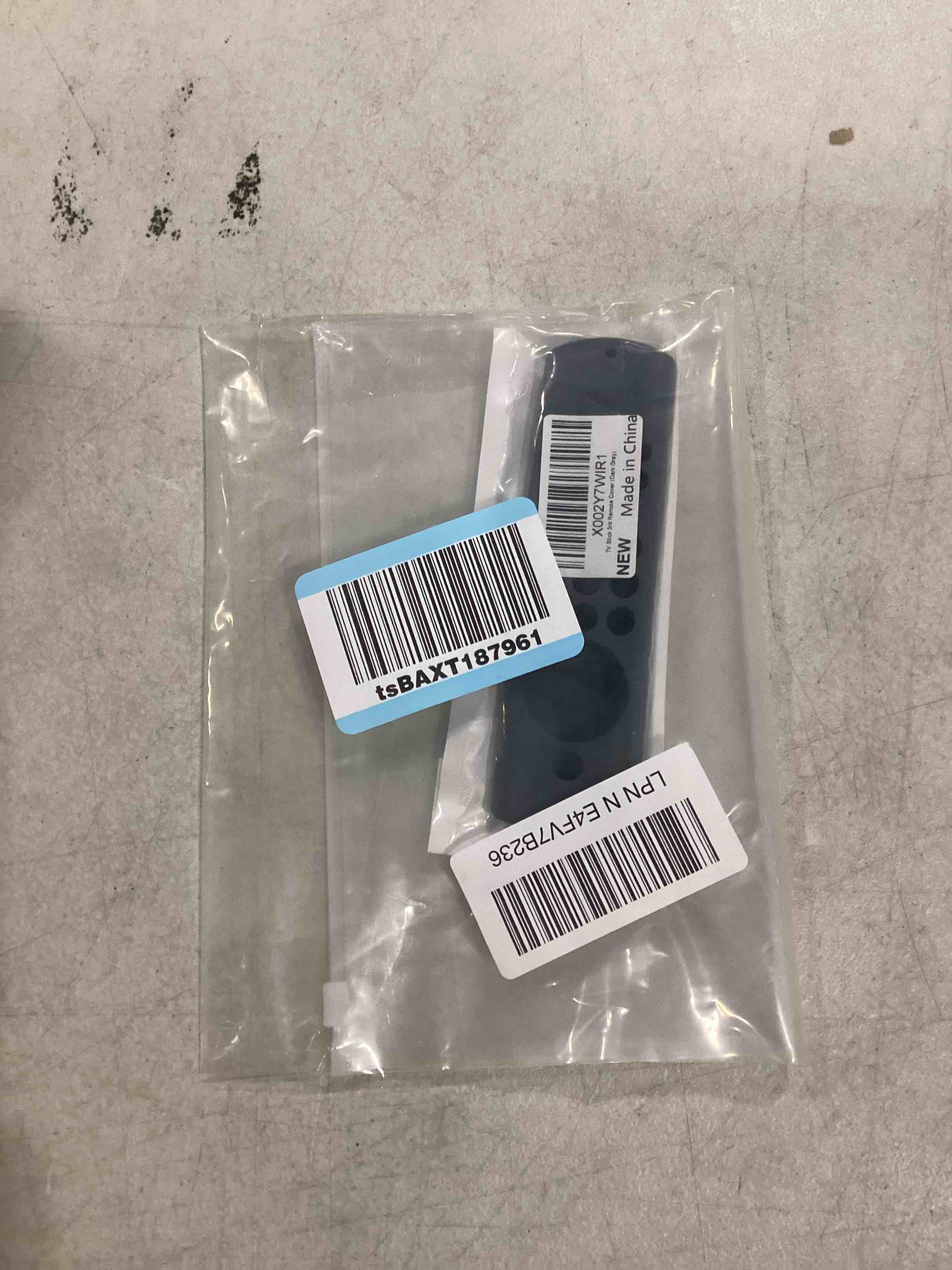 https://s3.amazonaws.com/lotting-images-prod/bidfta/YEL5860529_1720788160056.jpeg