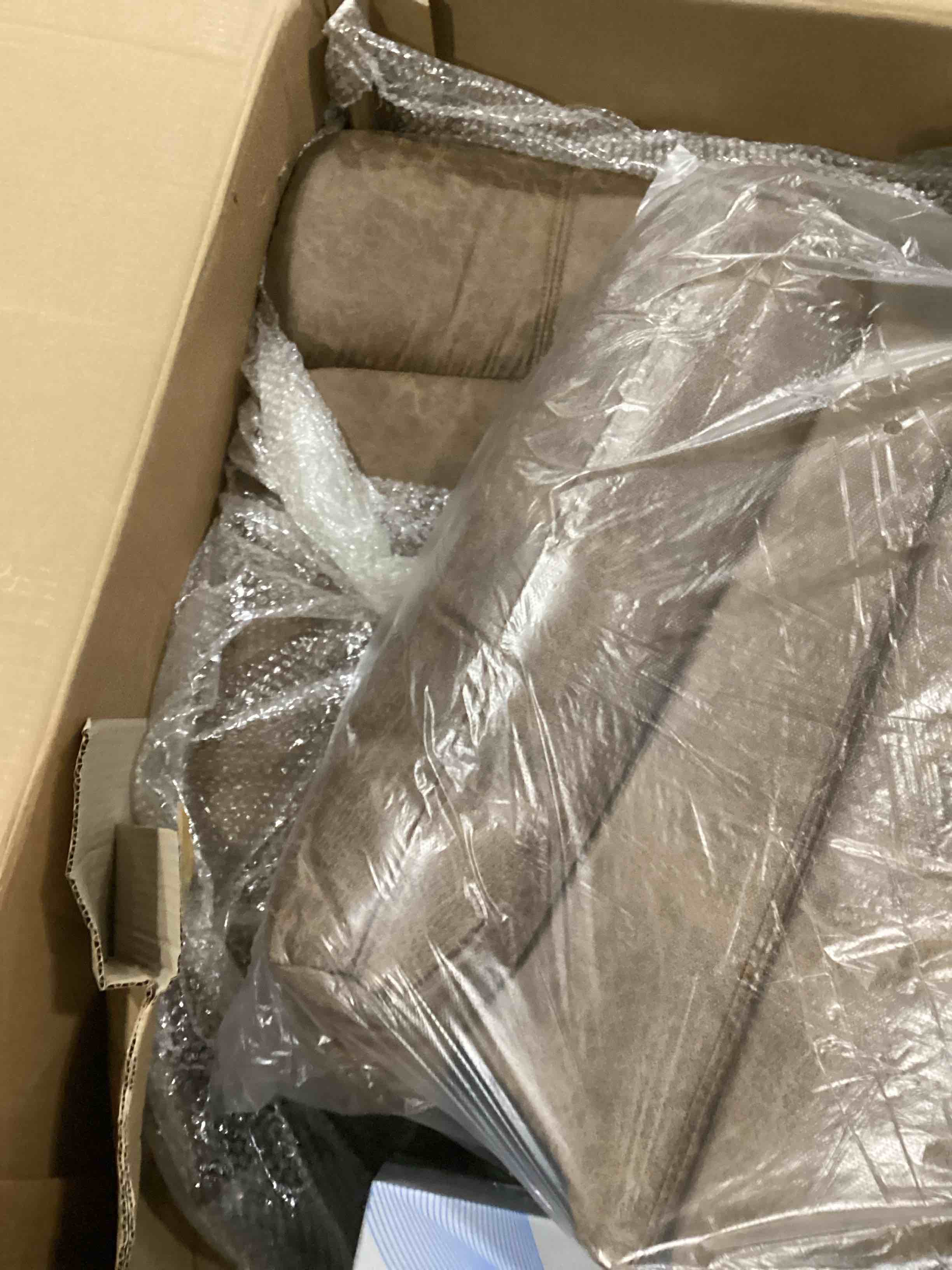 https://s3.amazonaws.com/lotting-images-prod/bidfta/YEL5860603_1720806809403.jpeg