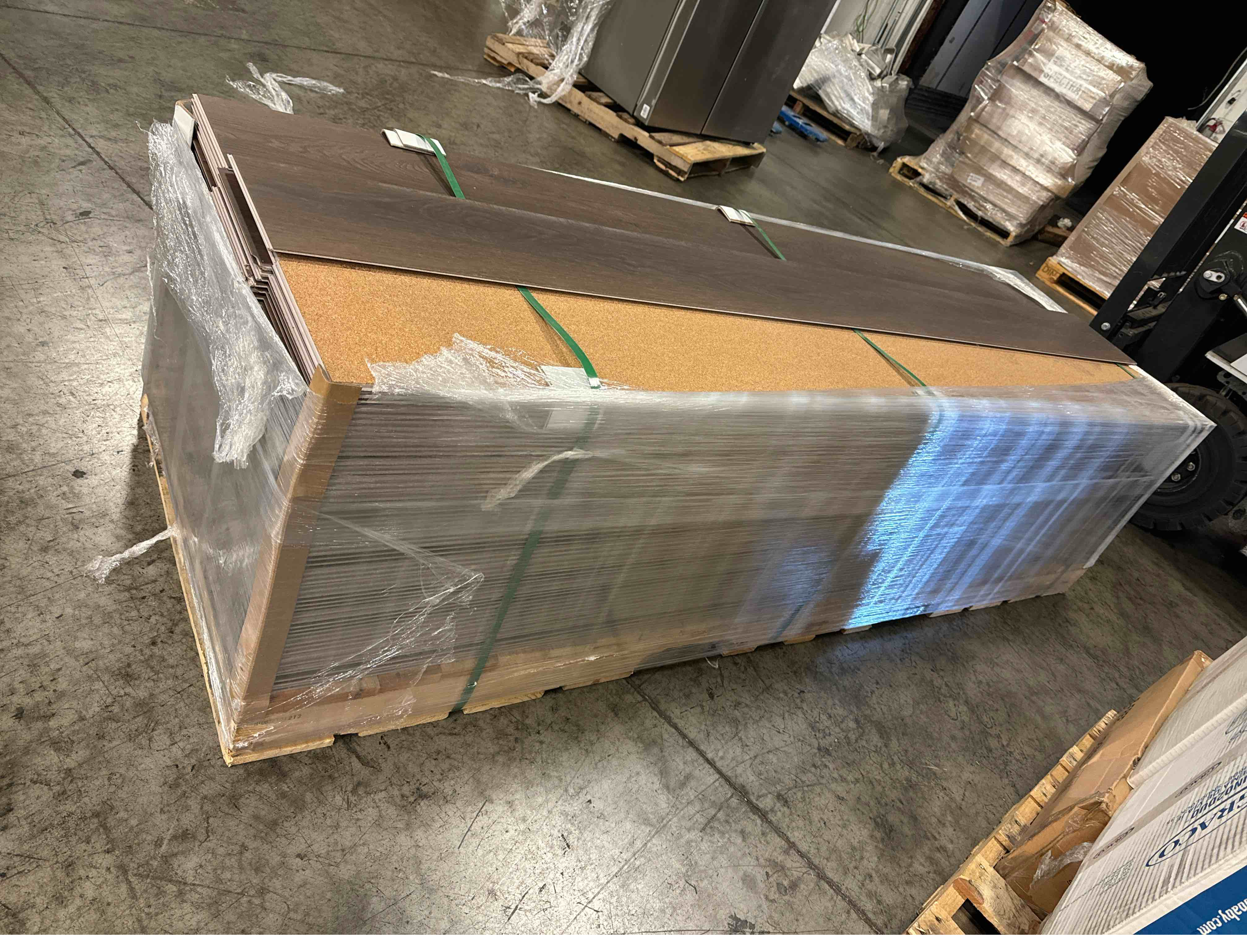 https://s3.amazonaws.com/lotting-images-prod/bidfta/YEL5893721_1707151589009.jpeg