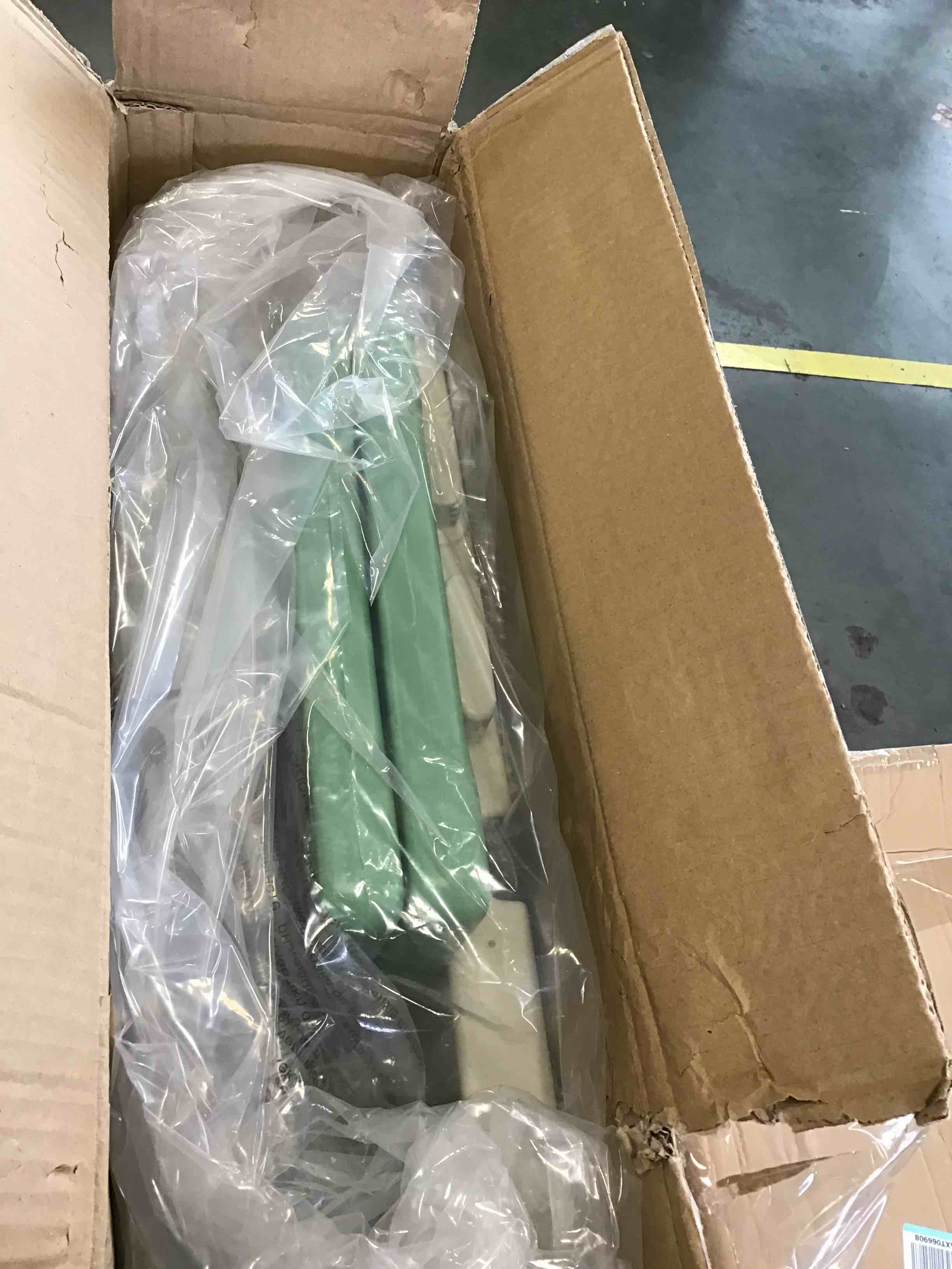 https://s3.amazonaws.com/lotting-images-prod/bidfta/YEL5900216_1711049837752.jpeg