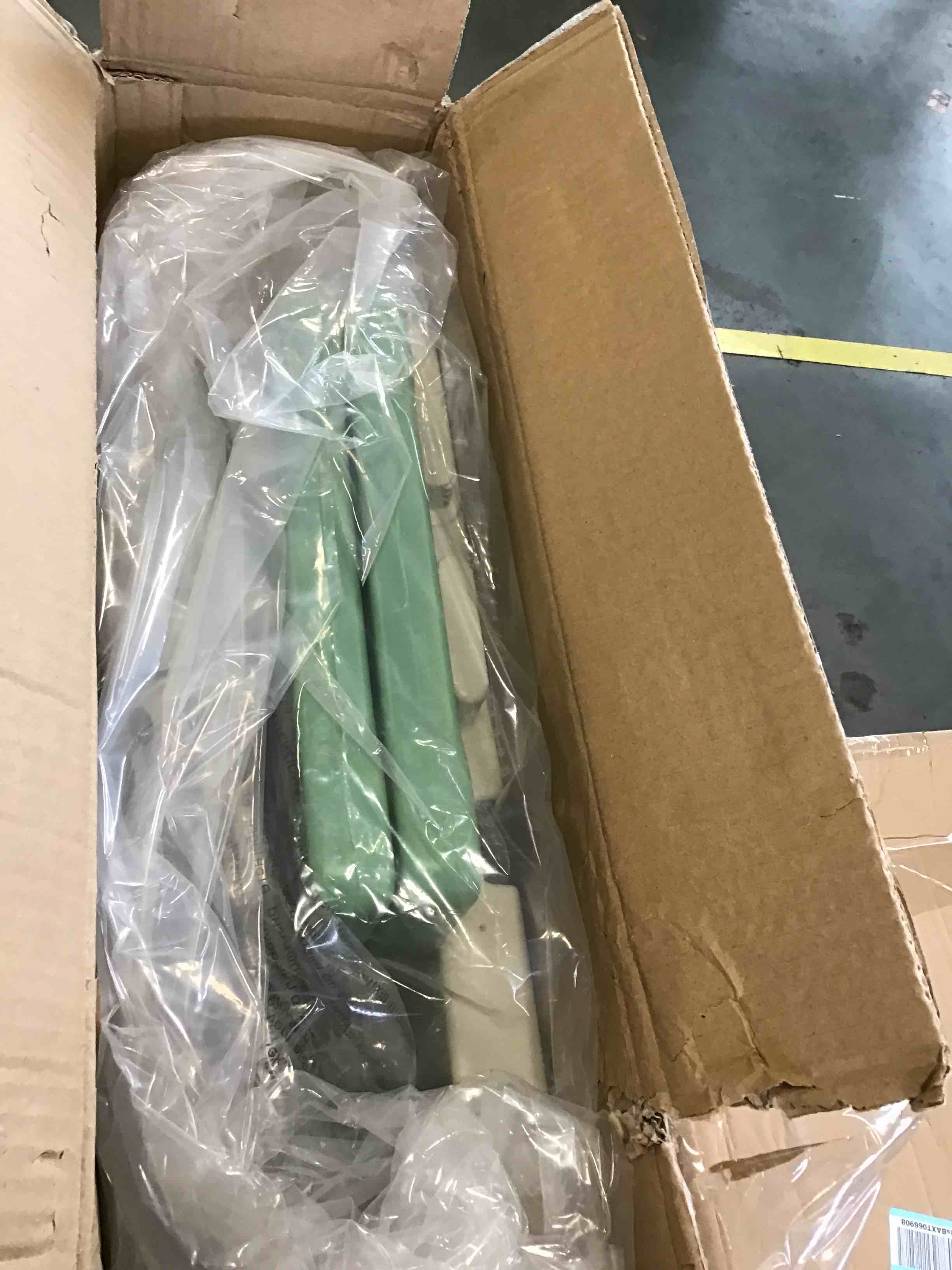 https://s3.amazonaws.com/lotting-images-prod/bidfta/YEL5900216_1711049838841.jpeg