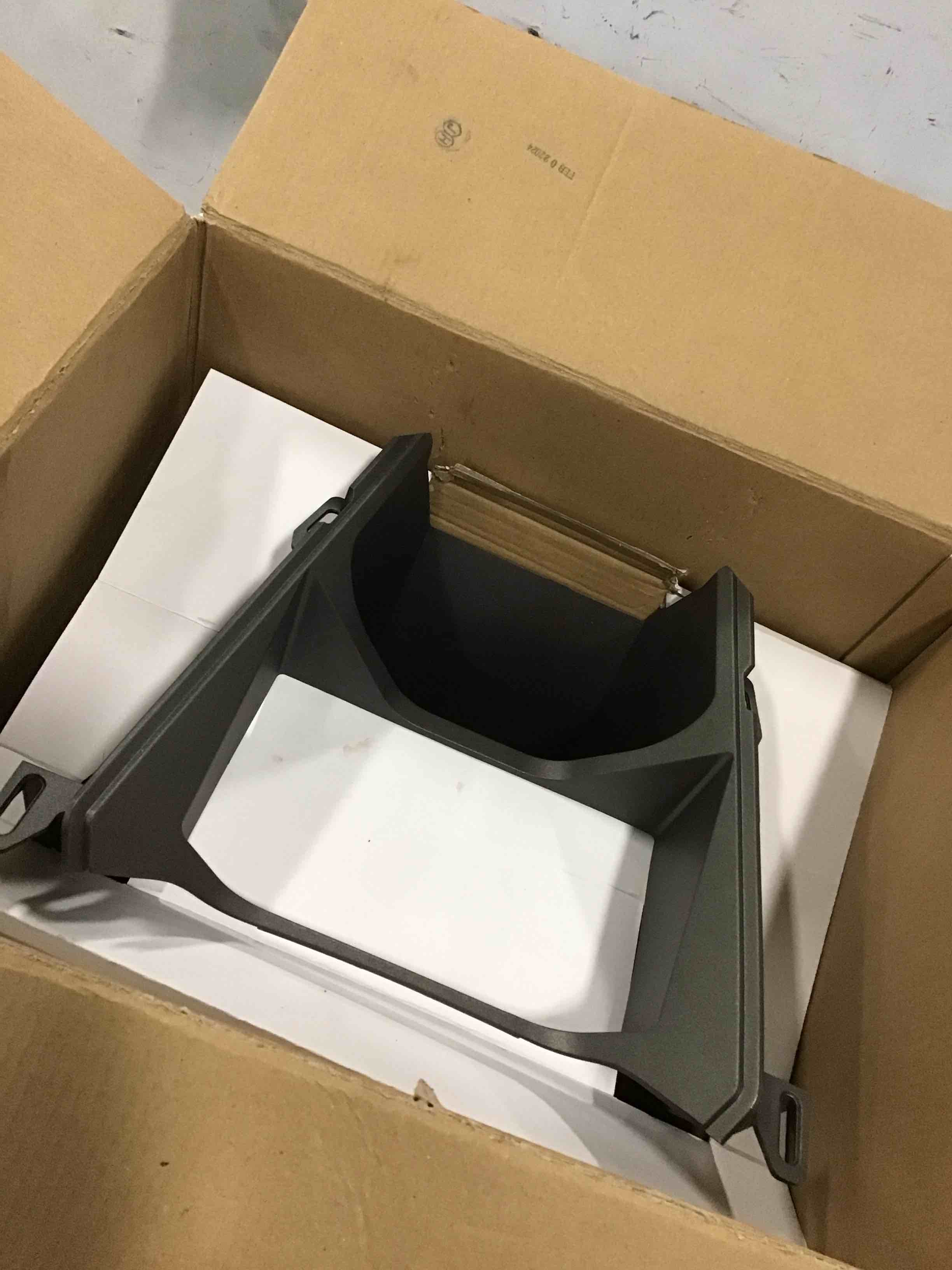 https://s3.amazonaws.com/lotting-images-prod/bidfta/YEL5901694_1710937006073.jpeg
