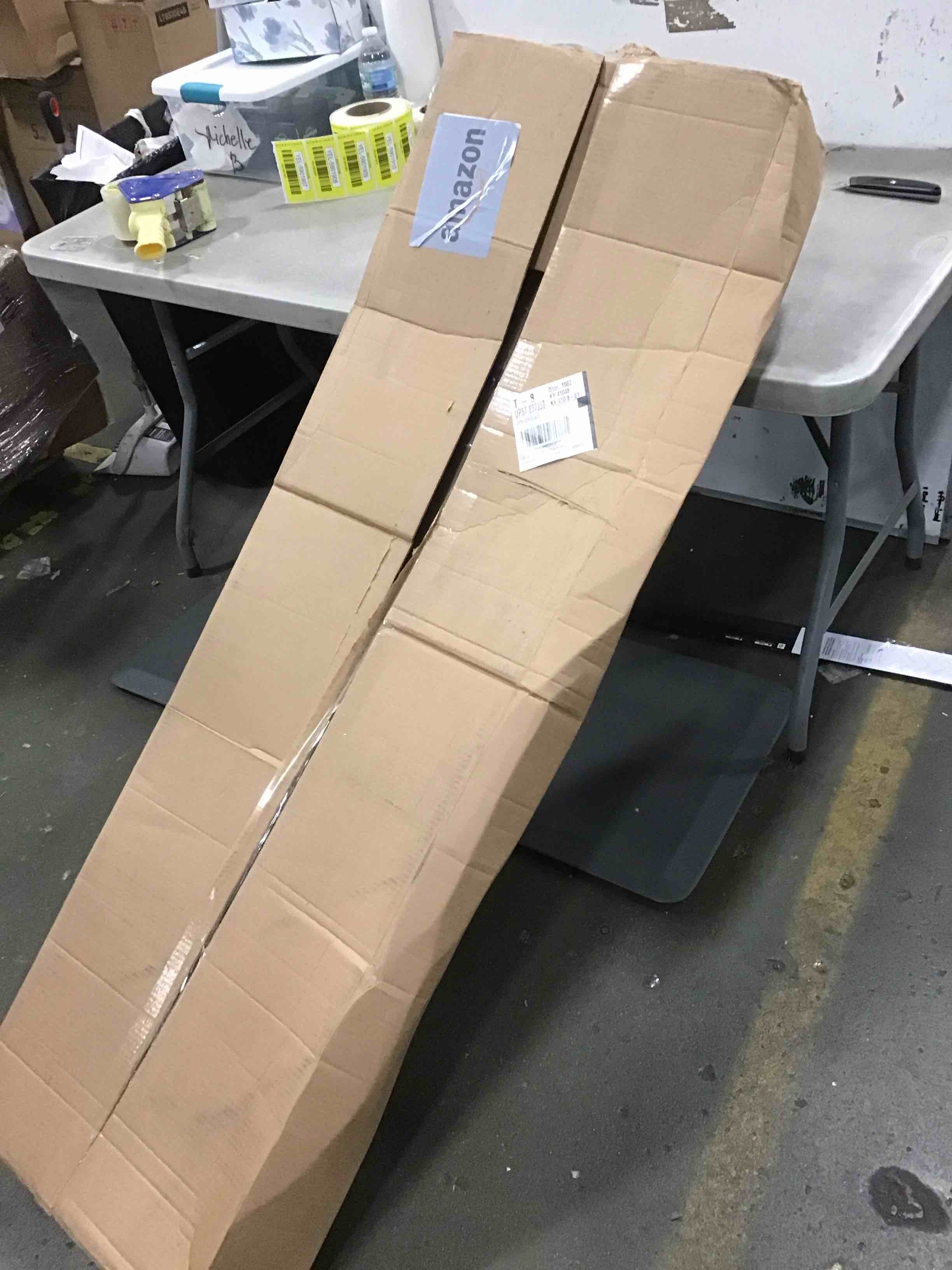 https://s3.amazonaws.com/lotting-images-prod/bidfta/YEL5901905_1711108219475.jpeg