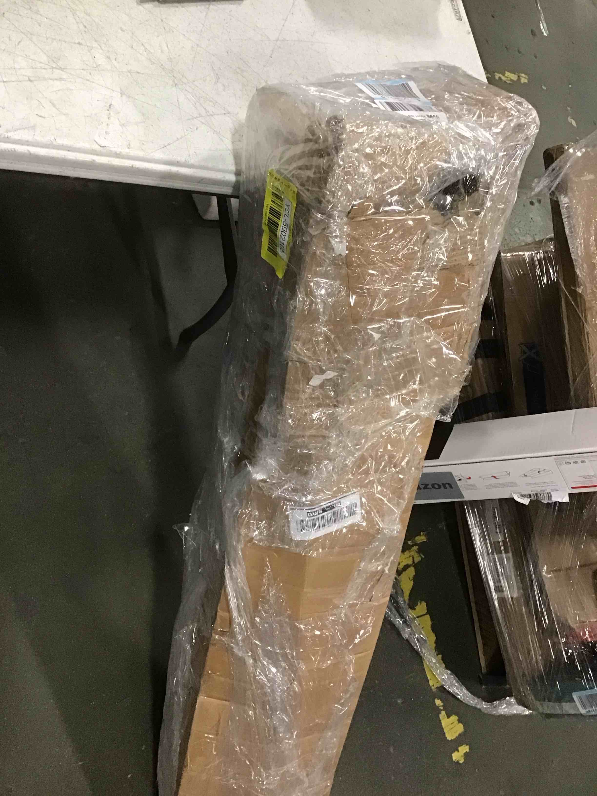 https://s3.amazonaws.com/lotting-images-prod/bidfta/YEL5902105_1711191949857.jpeg