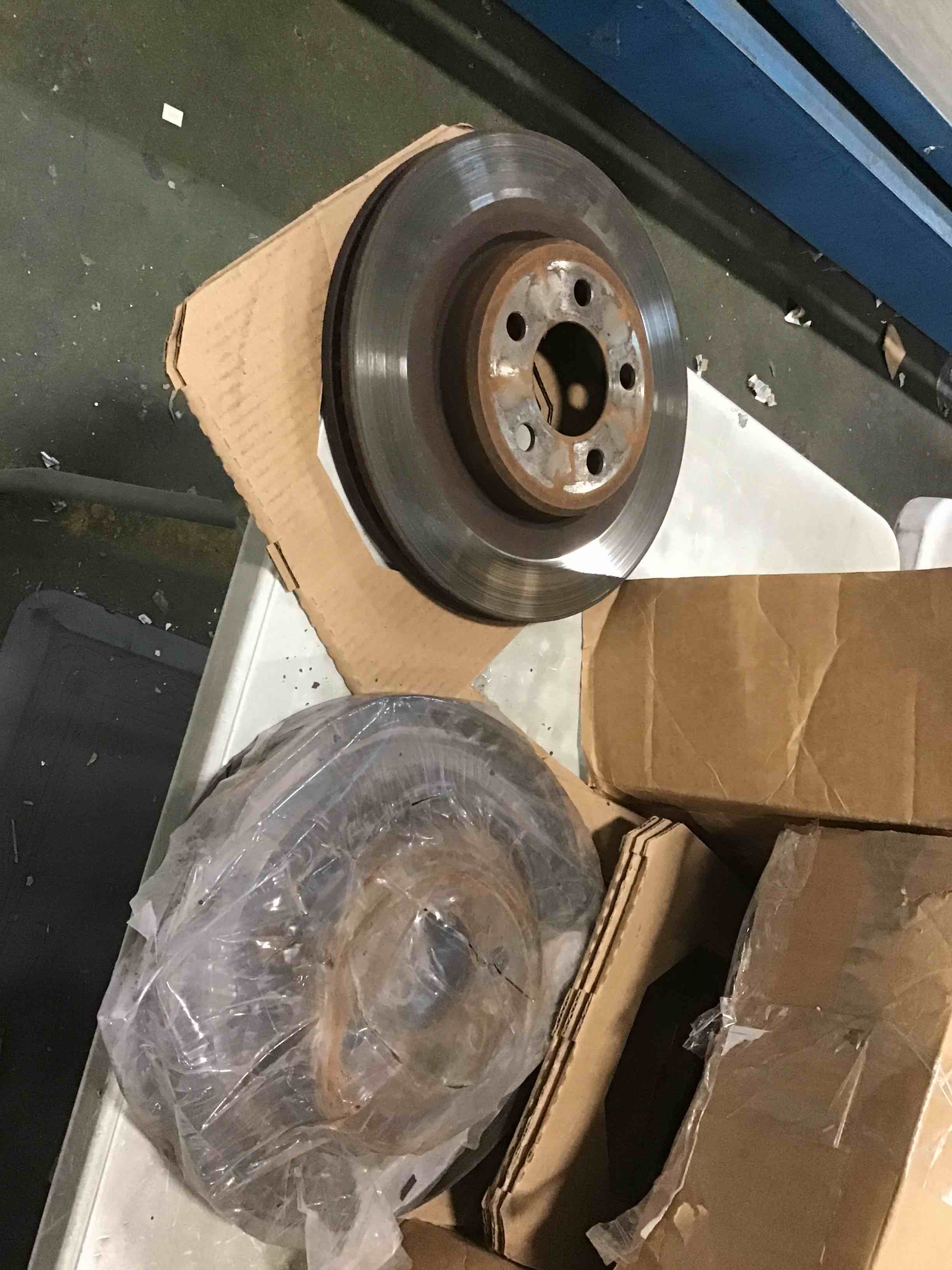 https://s3.amazonaws.com/lotting-images-prod/bidfta/YEL5904076_1711138898572.jpeg