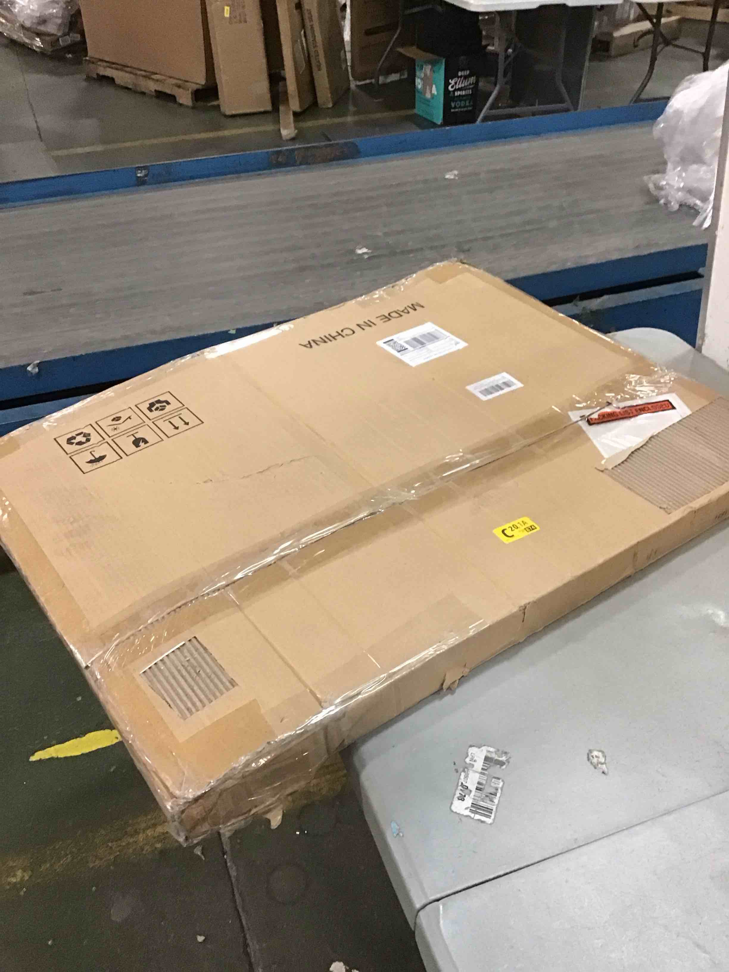 https://s3.amazonaws.com/lotting-images-prod/bidfta/YEL5905257_1711365538642.jpeg