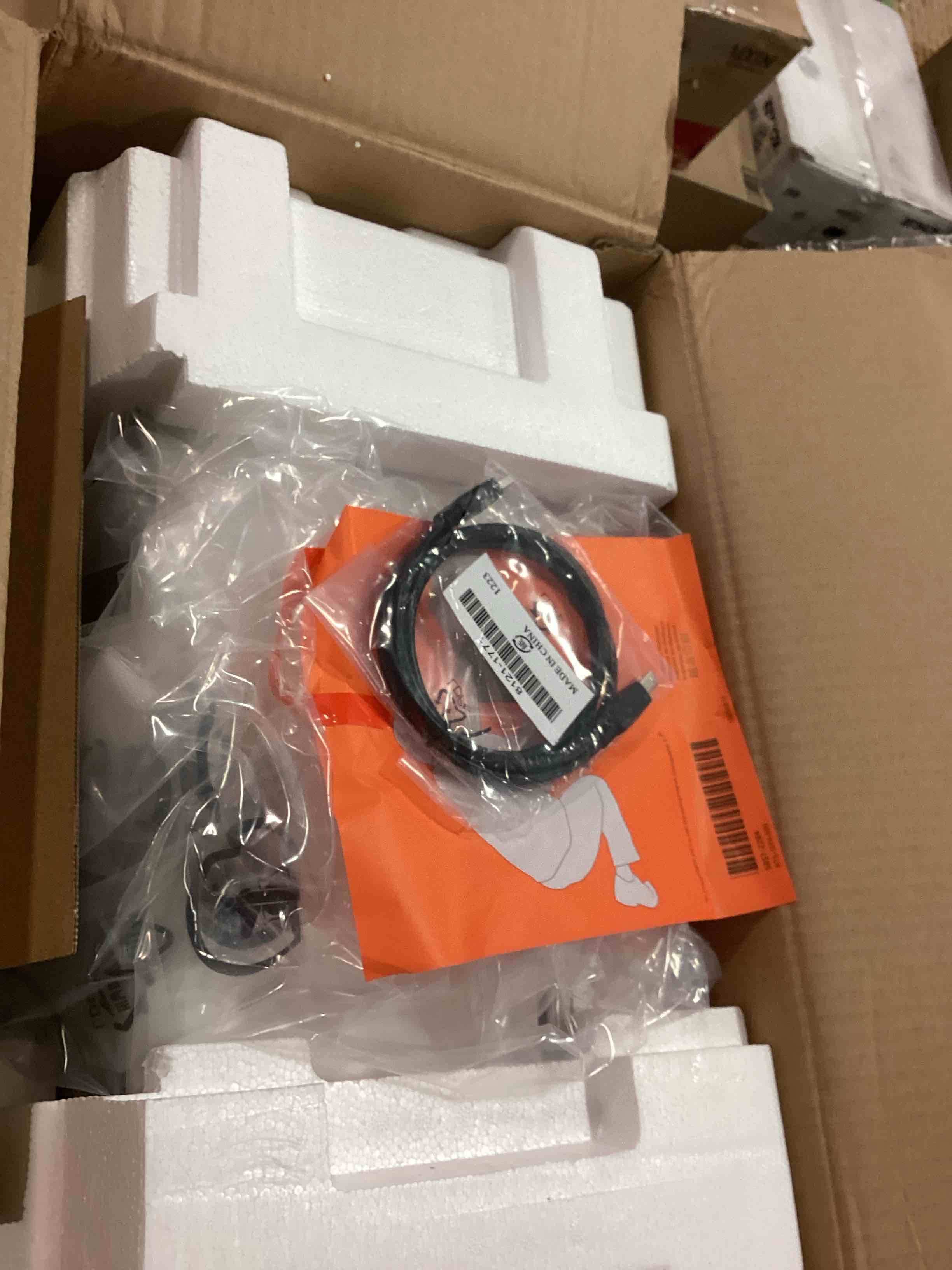https://s3.amazonaws.com/lotting-images-prod/bidfta/YEL5906098_1711389369572.jpeg