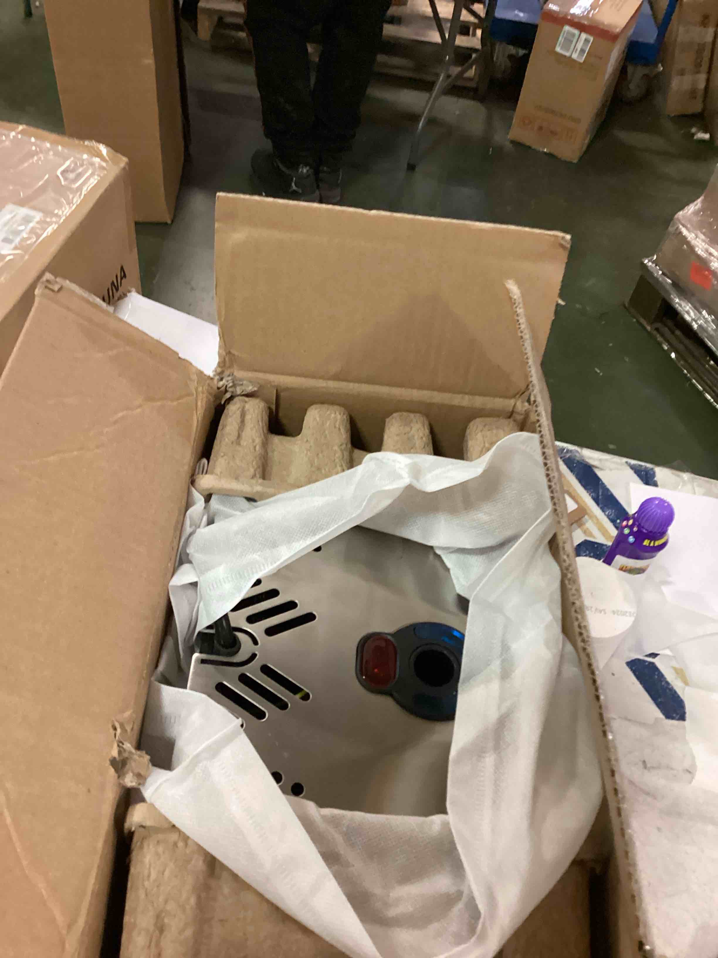 https://s3.amazonaws.com/lotting-images-prod/bidfta/YEL5906374_1711566434287.jpeg
