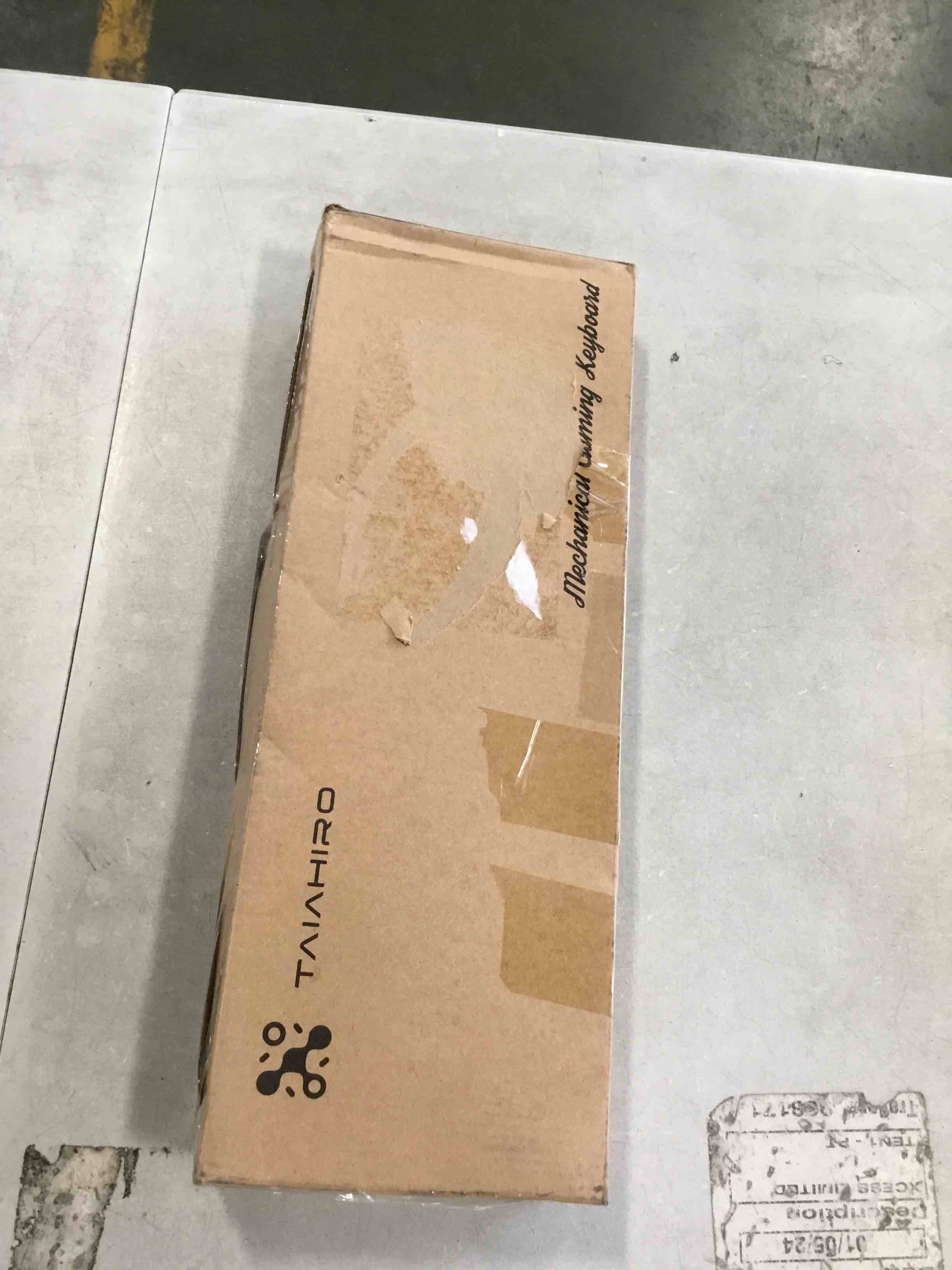 https://s3.amazonaws.com/lotting-images-prod/bidfta/YEL5906802_1712324873547.jpeg