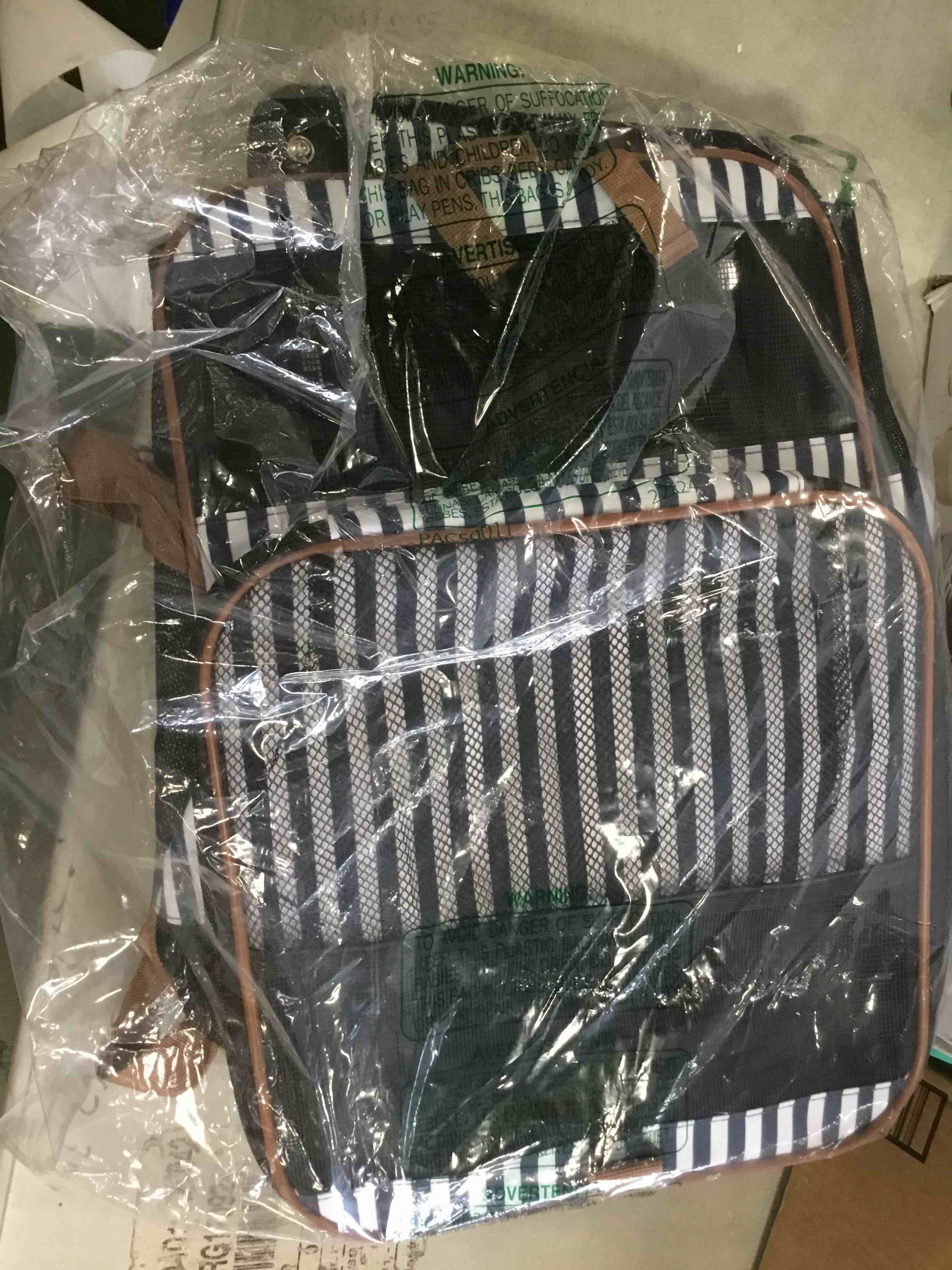https://s3.amazonaws.com/lotting-images-prod/bidfta/YEL5906823_1712328843416.jpeg