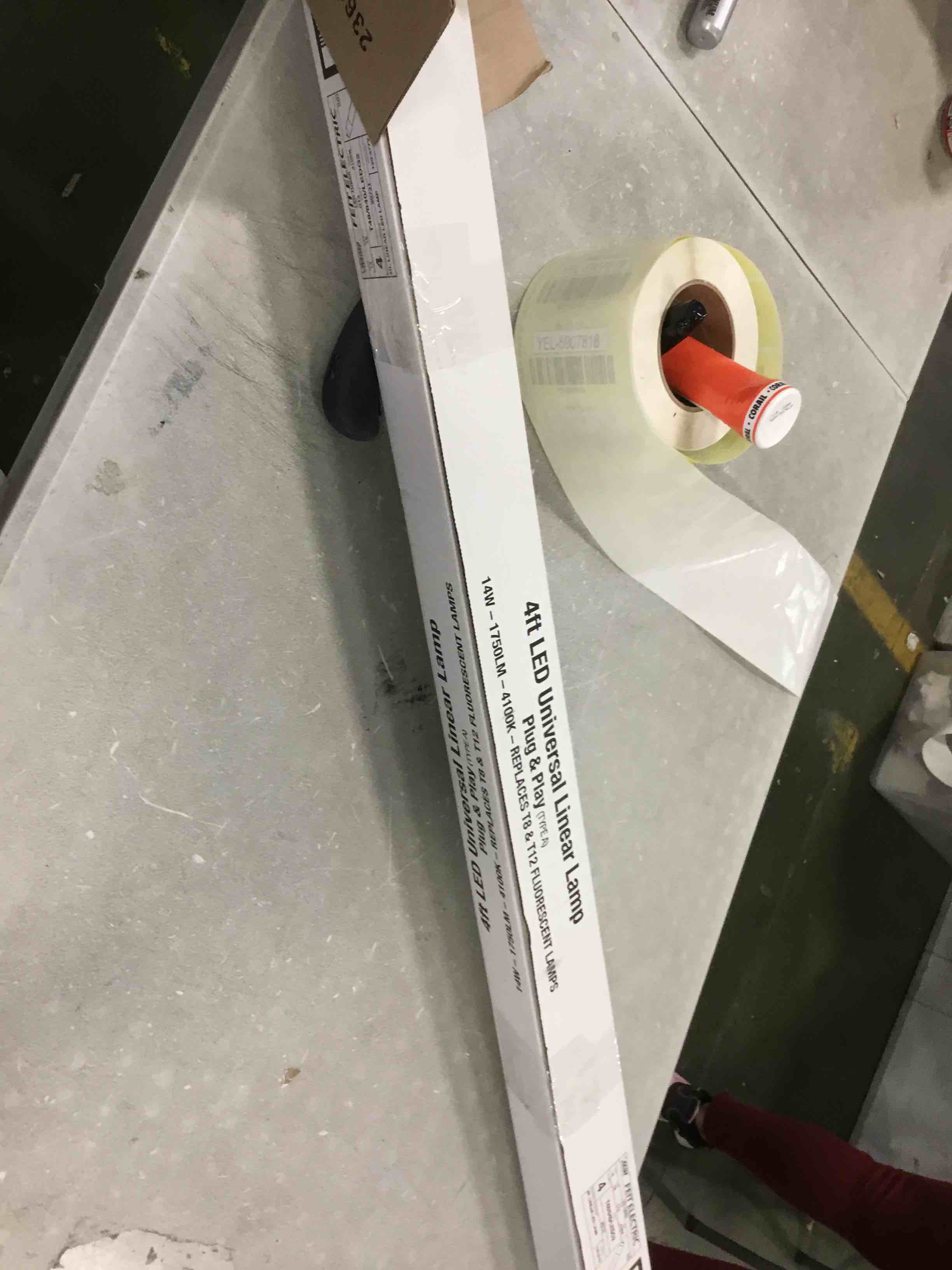 https://s3.amazonaws.com/lotting-images-prod/bidfta/YEL5907812_1711137123827.jpeg