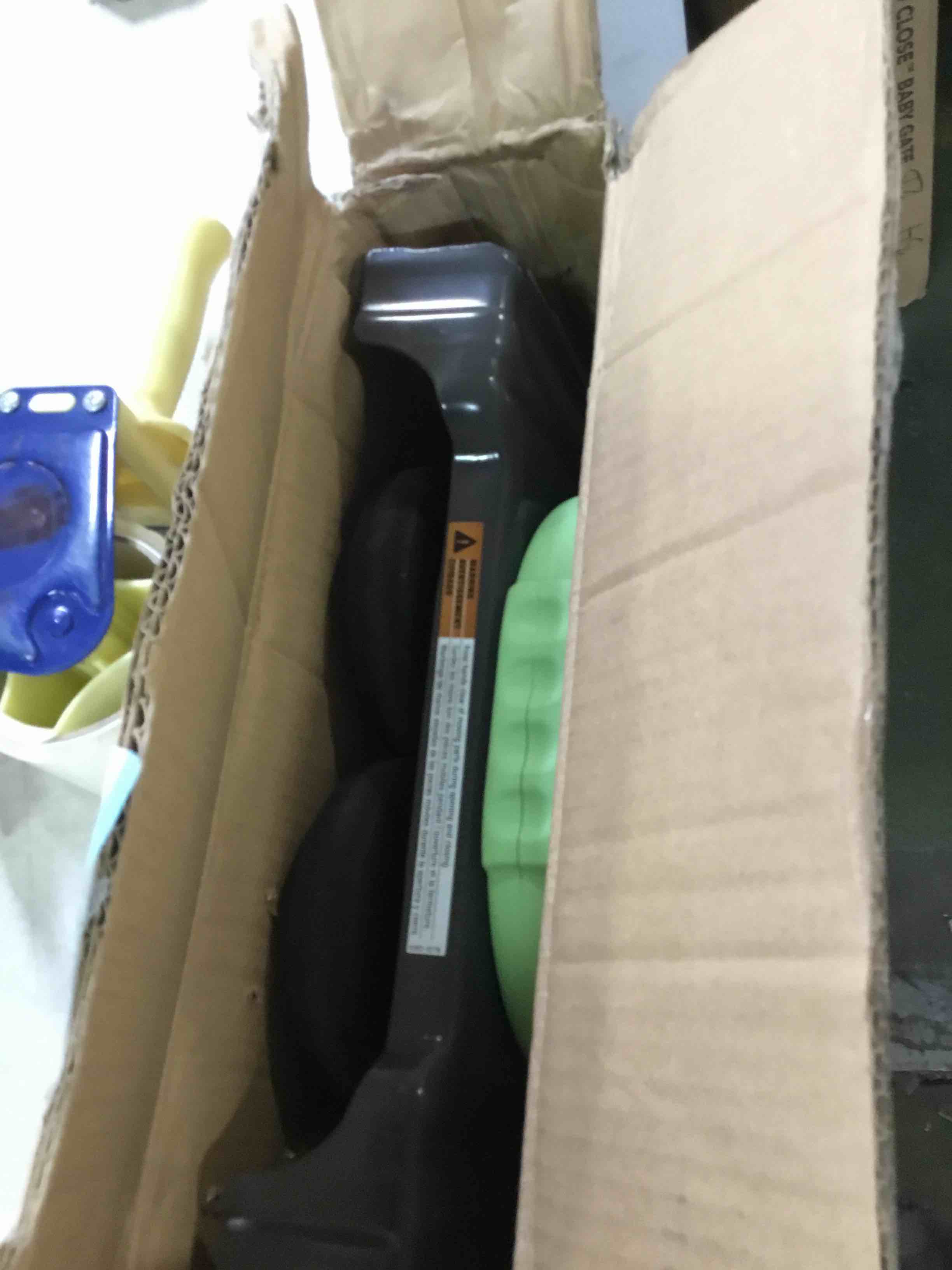 https://s3.amazonaws.com/lotting-images-prod/bidfta/YEL5907960_1711389254252.jpeg