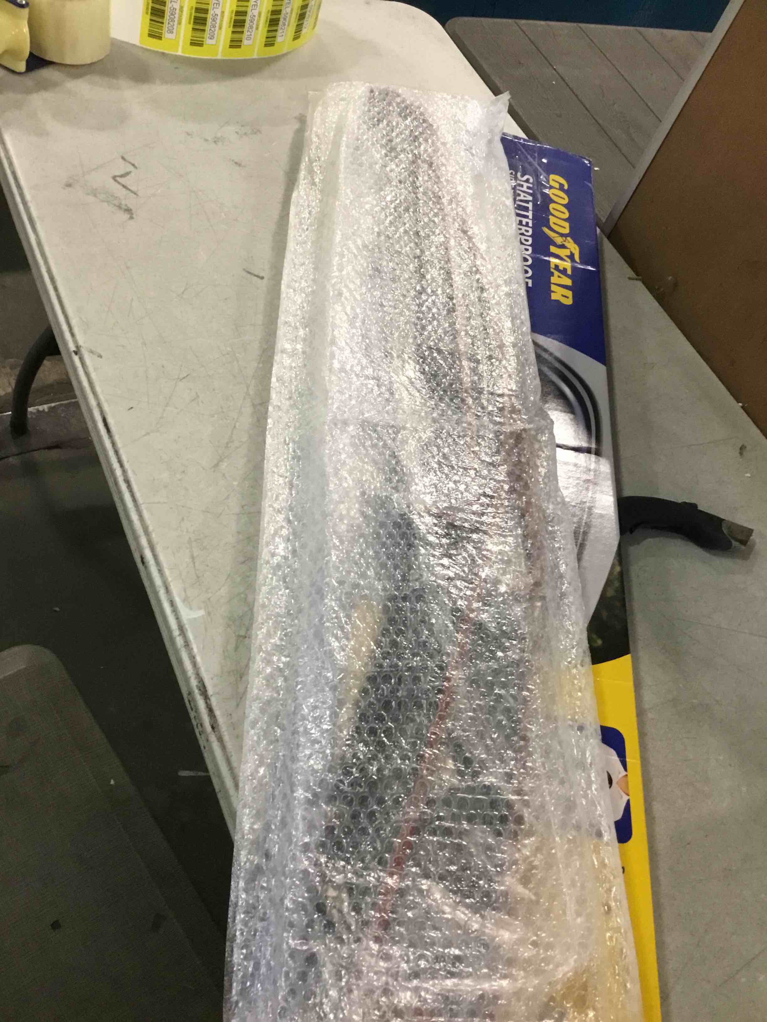 https://s3.amazonaws.com/lotting-images-prod/bidfta/YEL5908208_1711540571491.jpeg