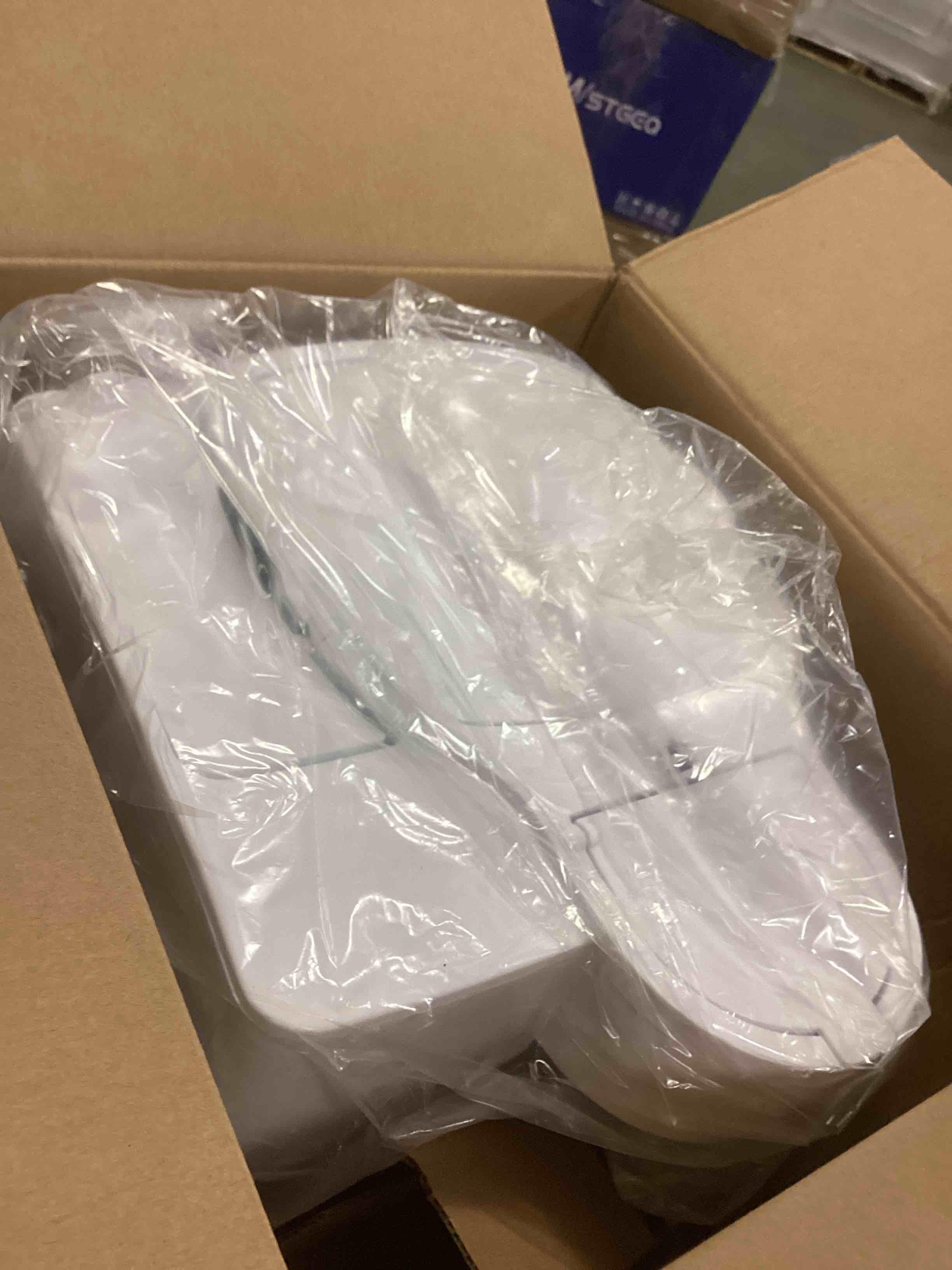 https://s3.amazonaws.com/lotting-images-prod/bidfta/YEL5909954_1711463260266.jpeg