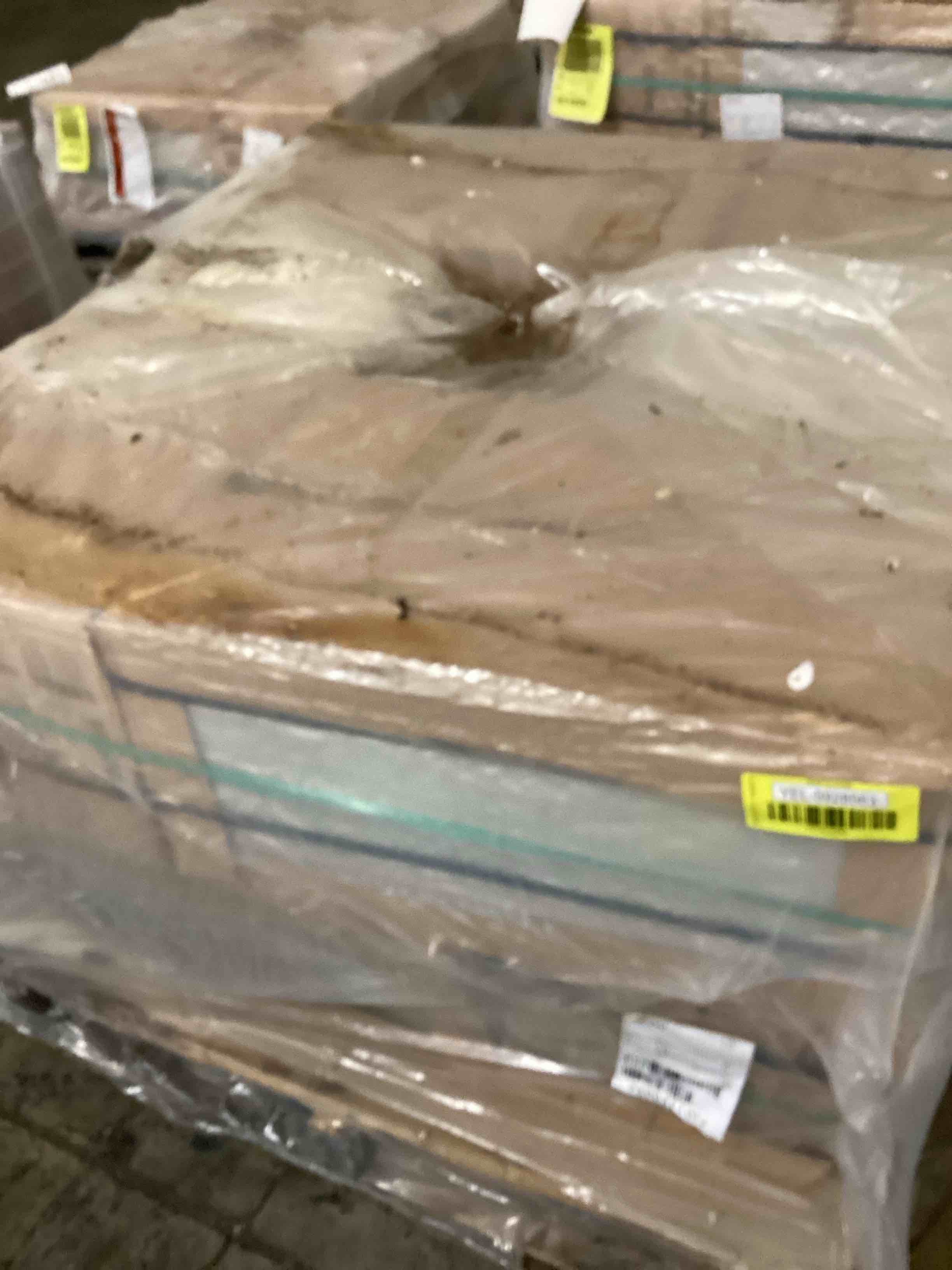 https://s3.amazonaws.com/lotting-images-prod/bidfta/YEL5928563_1720624475230.jpeg