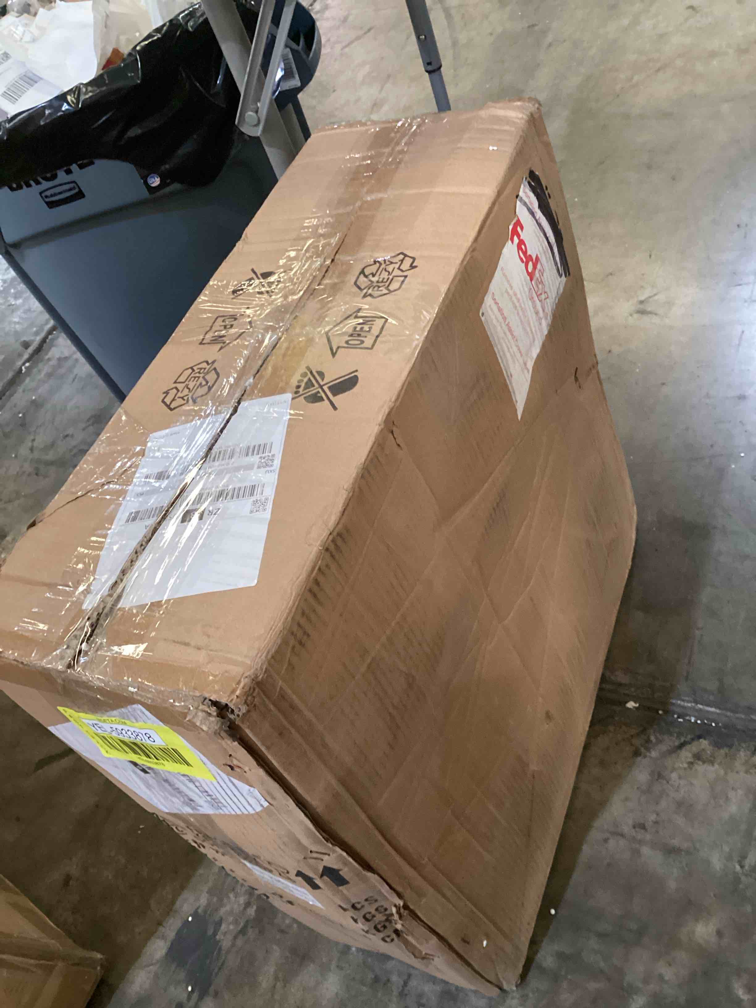 https://s3.amazonaws.com/lotting-images-prod/bidfta/YEL5933878_1722014199369.jpeg