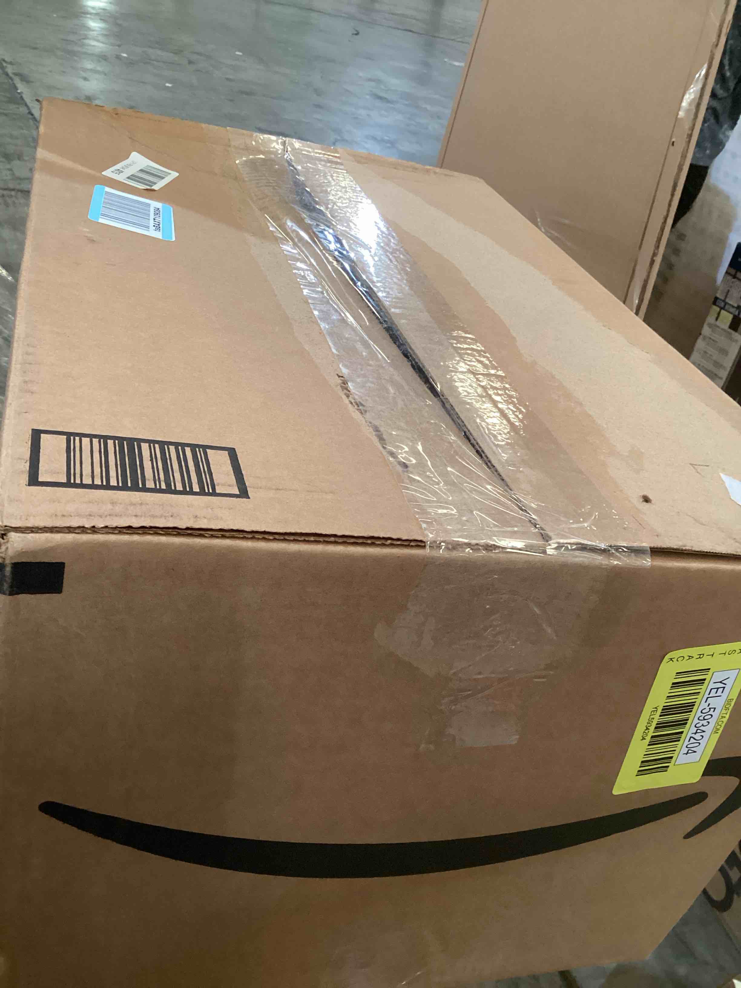 https://s3.amazonaws.com/lotting-images-prod/bidfta/YEL5934204_1722964178843.jpeg
