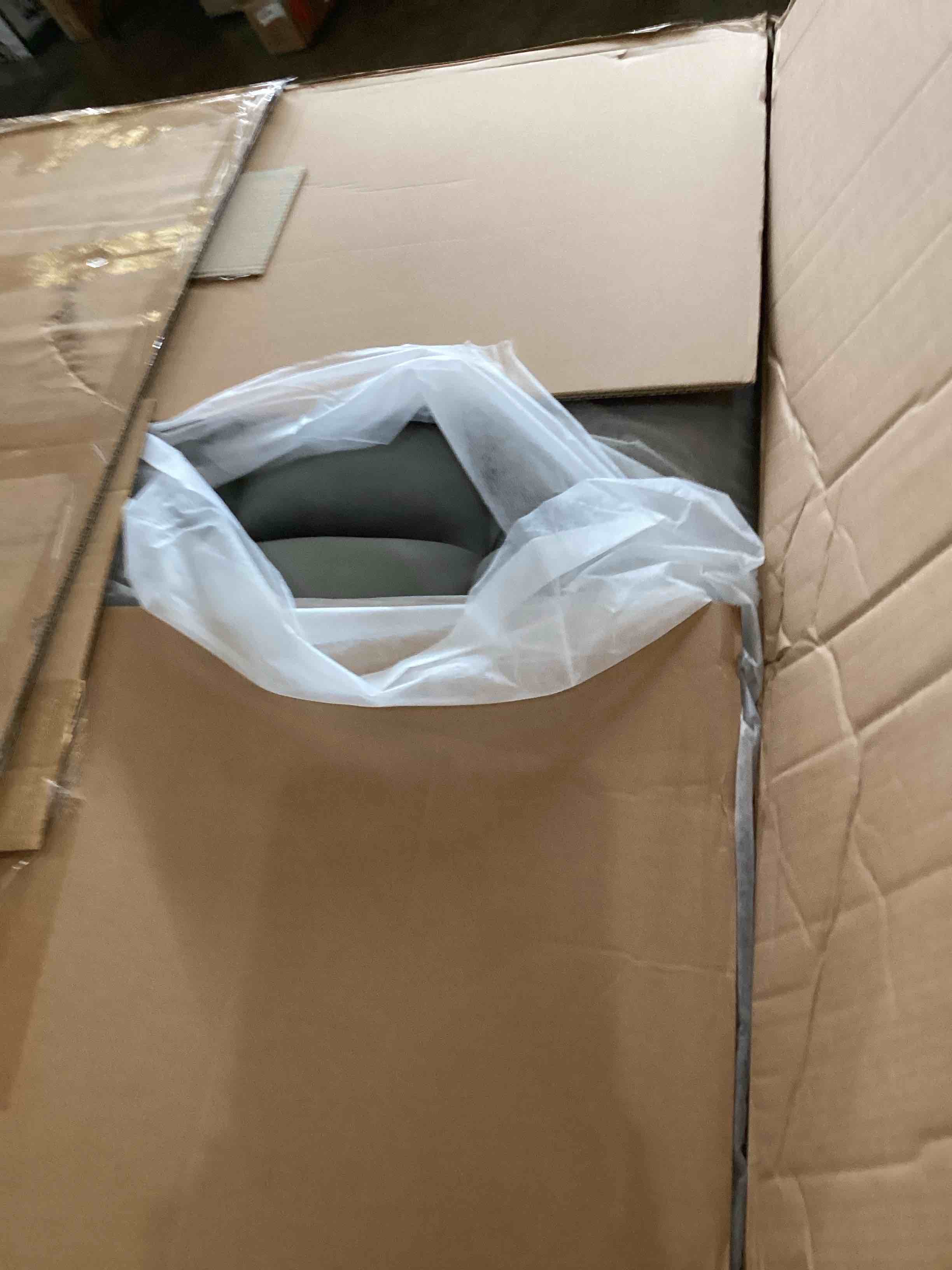 https://s3.amazonaws.com/lotting-images-prod/bidfta/YEL5934805_1710264637353.jpeg