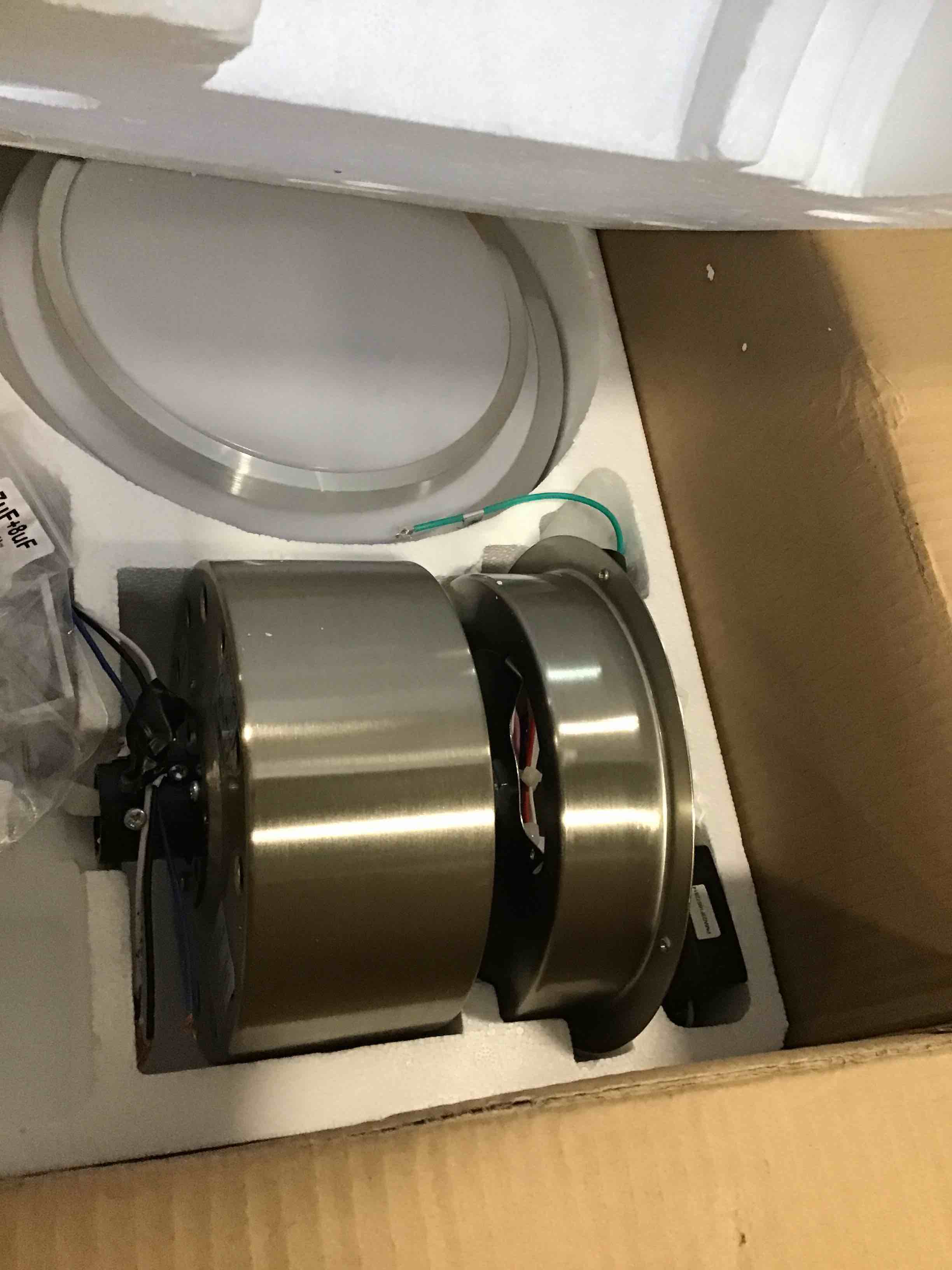 https://s3.amazonaws.com/lotting-images-prod/bidfta/YEL5937495_1709215933958.jpeg