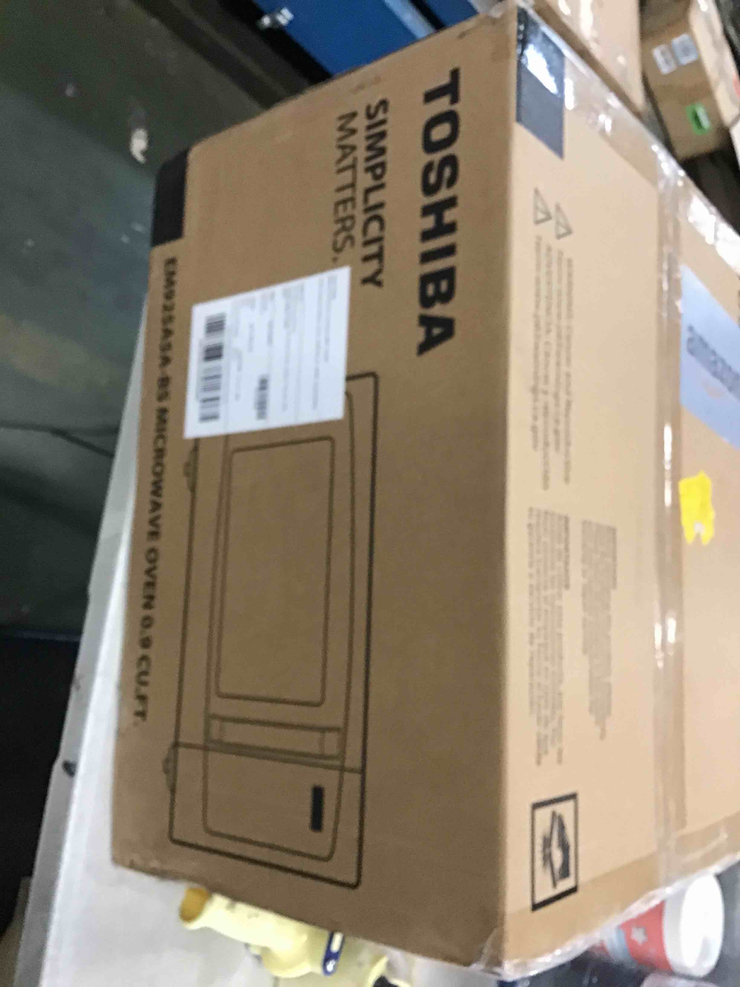 https://s3.amazonaws.com/lotting-images-prod/bidfta/YEL5937554_1709220335949.jpeg