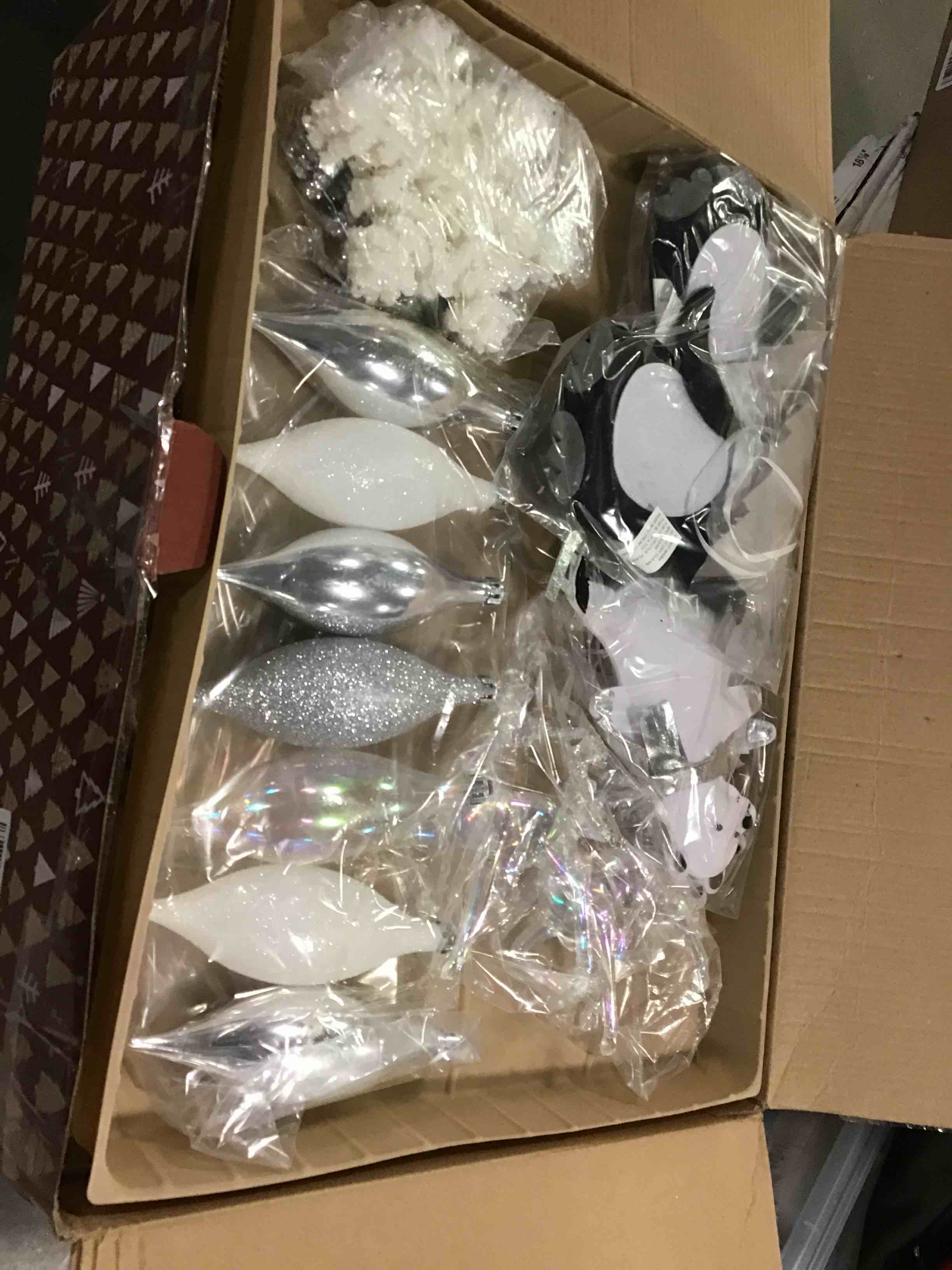 https://s3.amazonaws.com/lotting-images-prod/bidfta/YEL5938285_1709325600308.jpeg