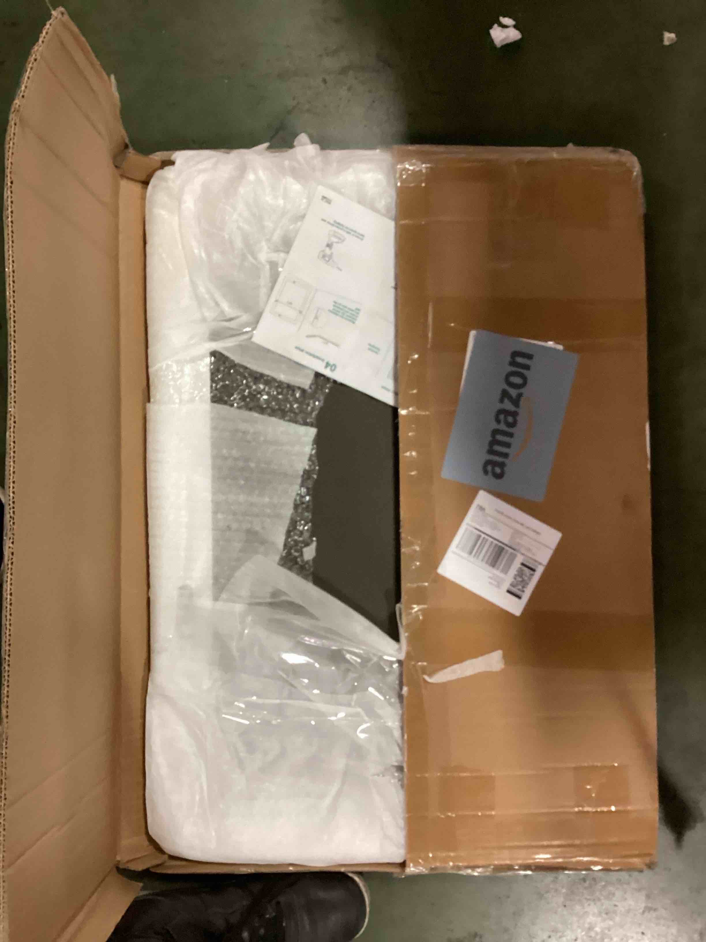 https://s3.amazonaws.com/lotting-images-prod/bidfta/YEL5940725_1709583618955.jpeg