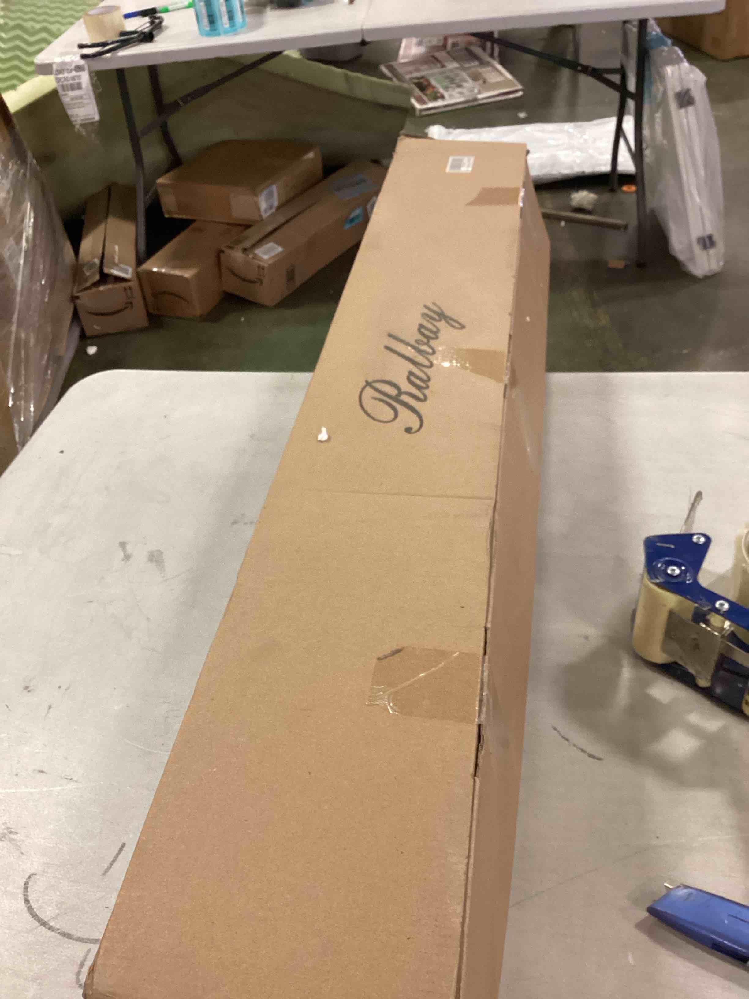 https://s3.amazonaws.com/lotting-images-prod/bidfta/YEL5941382_1710254305648.jpeg