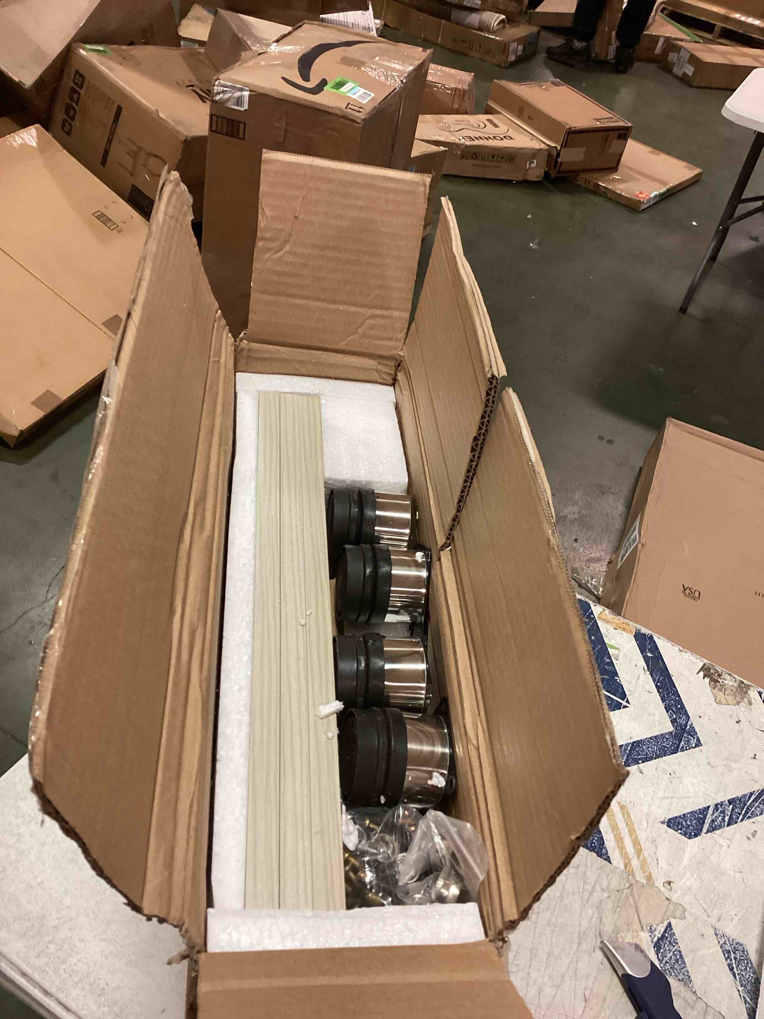 https://s3.amazonaws.com/lotting-images-prod/bidfta/YEL5942455_1710246650274.jpeg