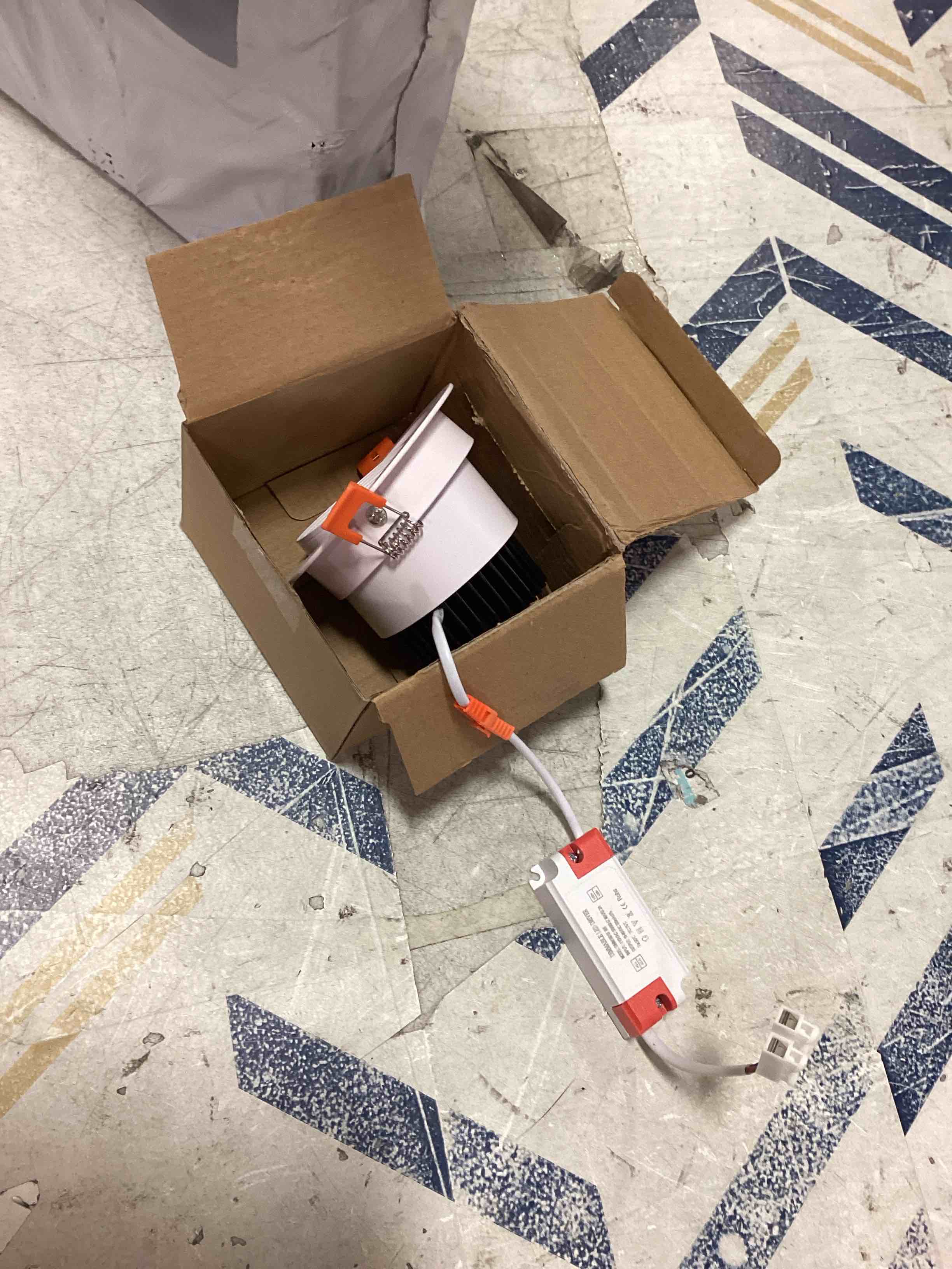 https://s3.amazonaws.com/lotting-images-prod/bidfta/YEL5942477_1710251051633.jpeg