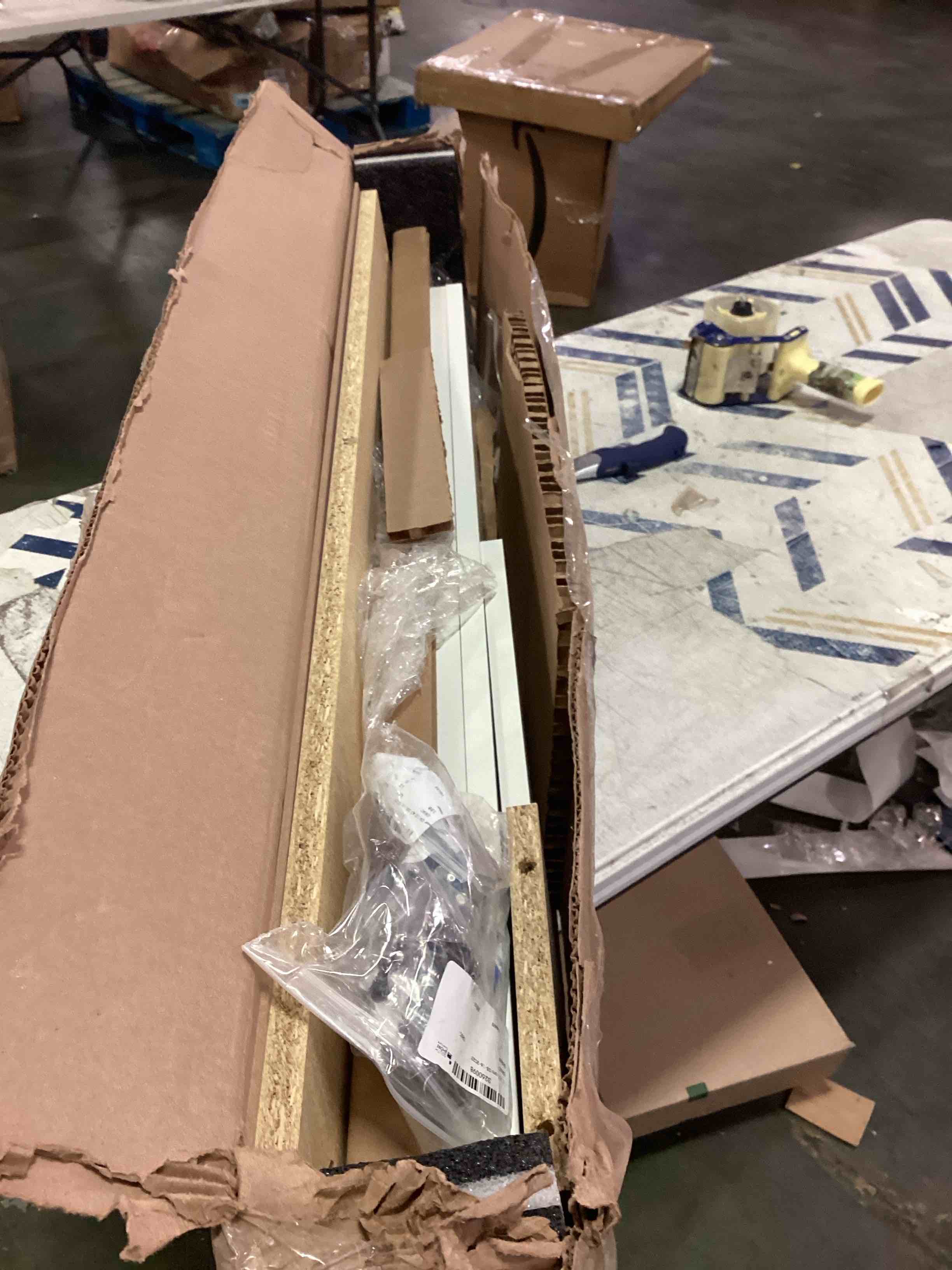 https://s3.amazonaws.com/lotting-images-prod/bidfta/YEL5942544_1710268924603.jpeg