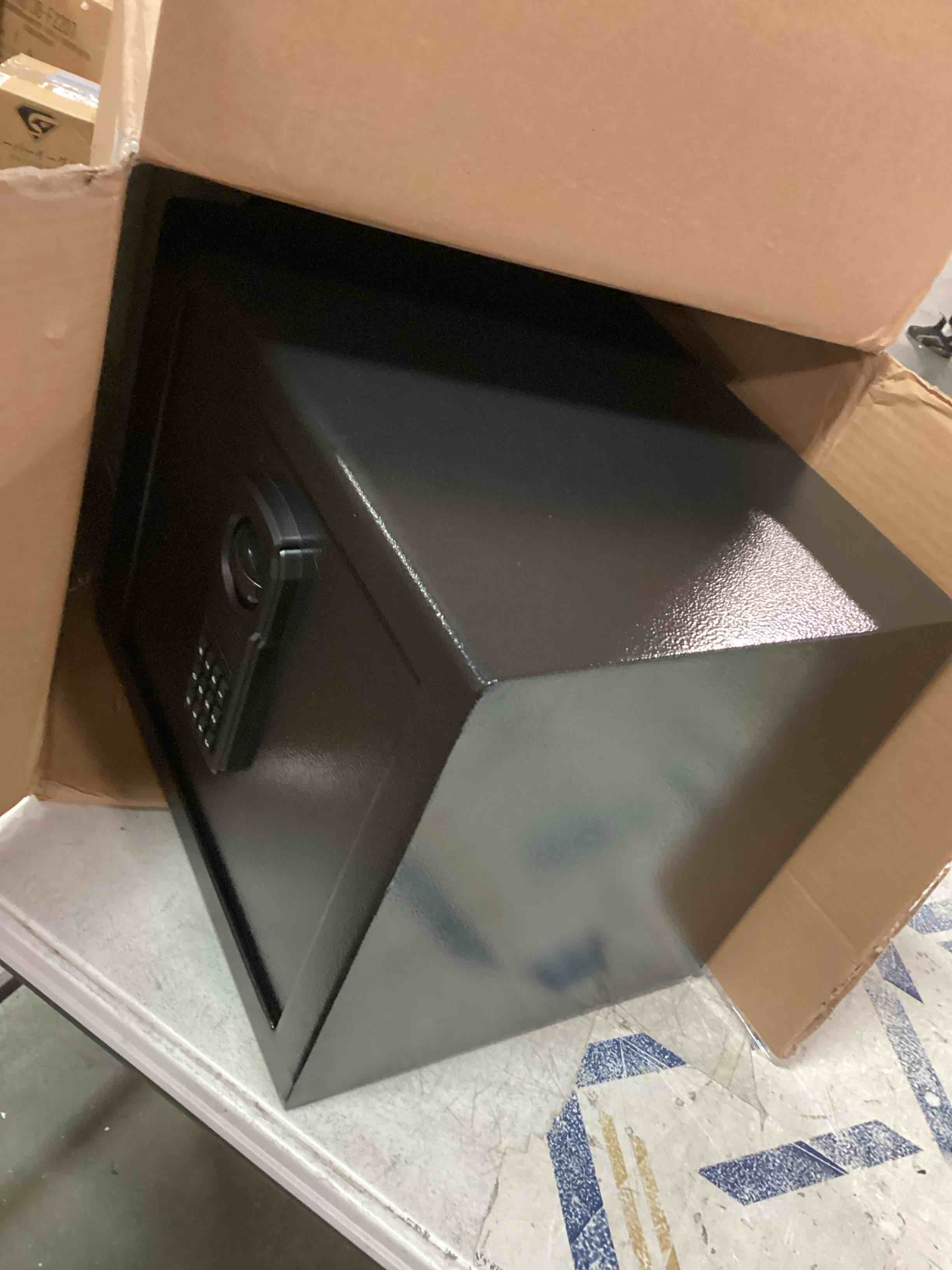 https://s3.amazonaws.com/lotting-images-prod/bidfta/YEL5942634_1710350370782.jpeg